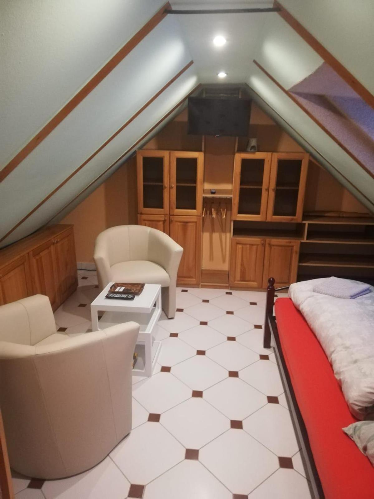 Standard Double Room with Shared Bathroom photo 1