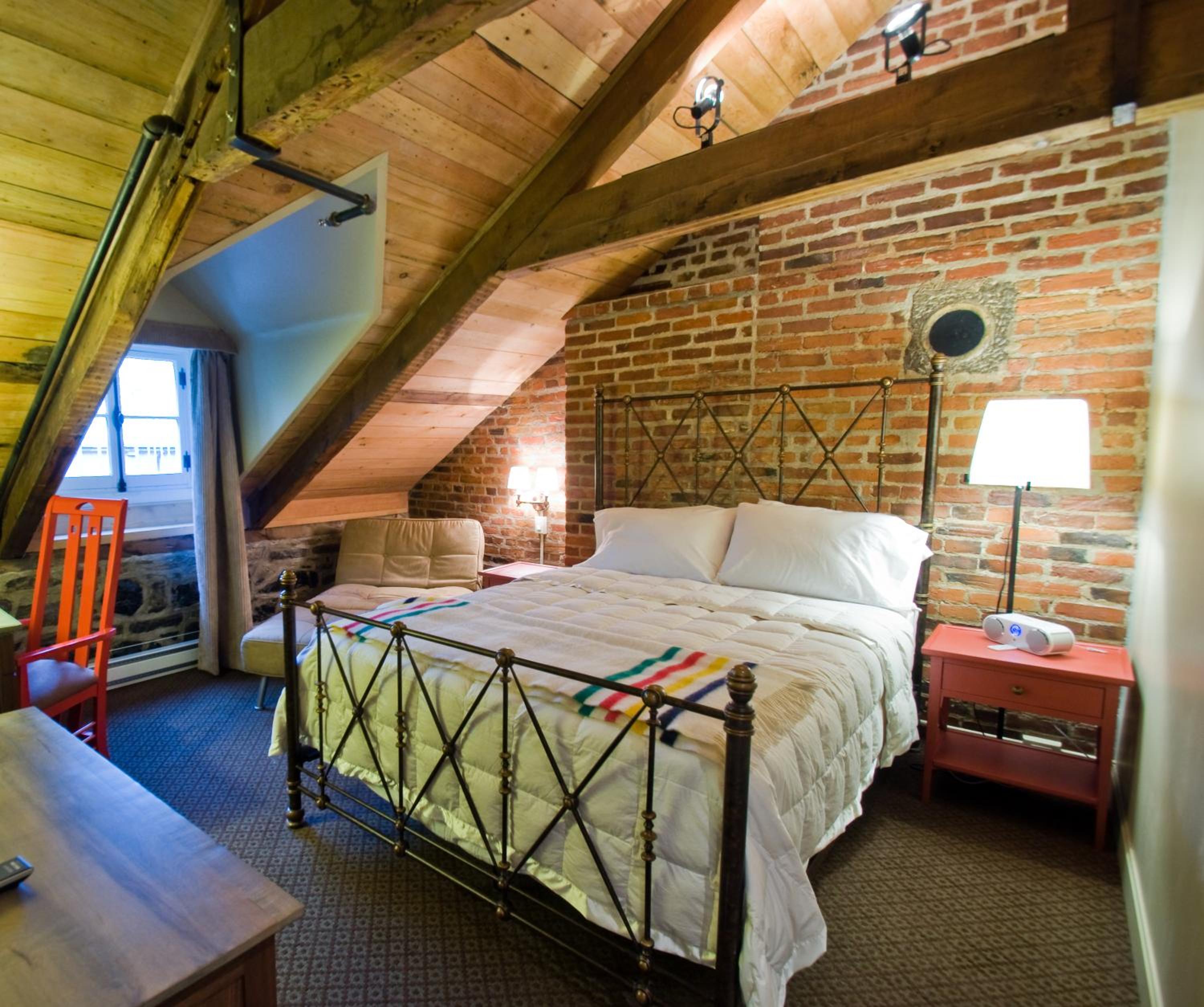 Superior Attic Room - Photo 1
