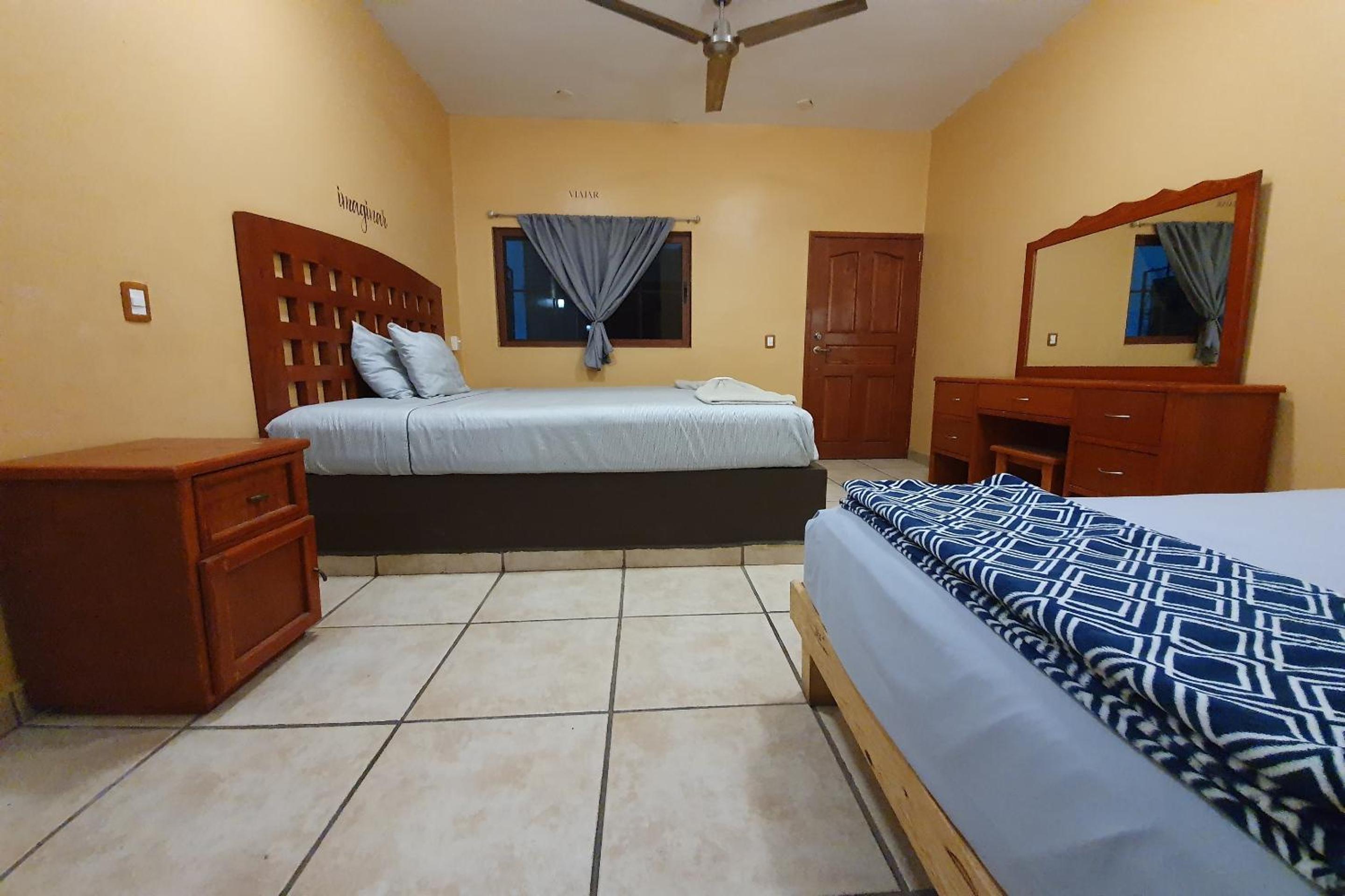 Family Room - Photo 5