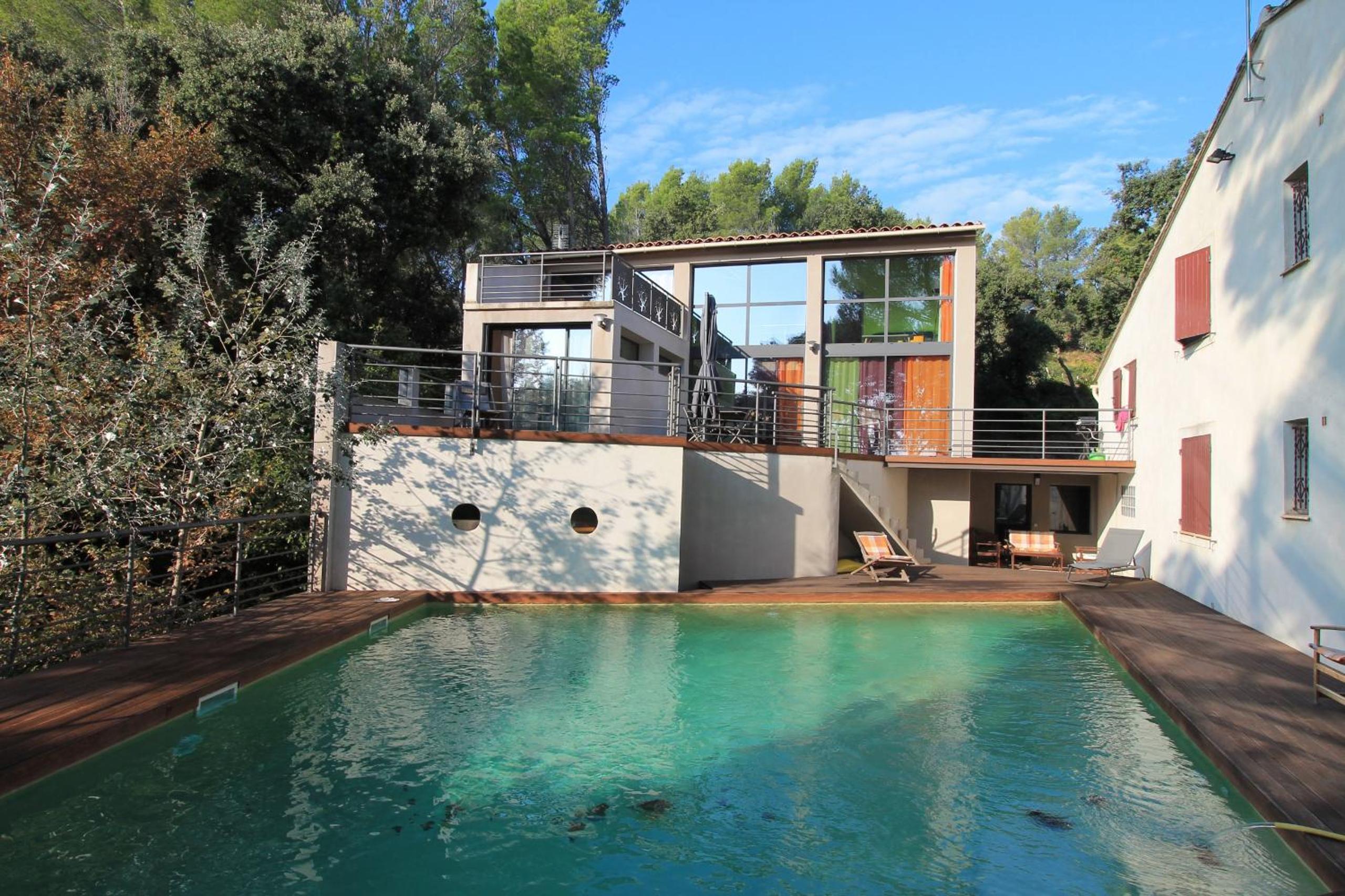 Villa with Garden View
