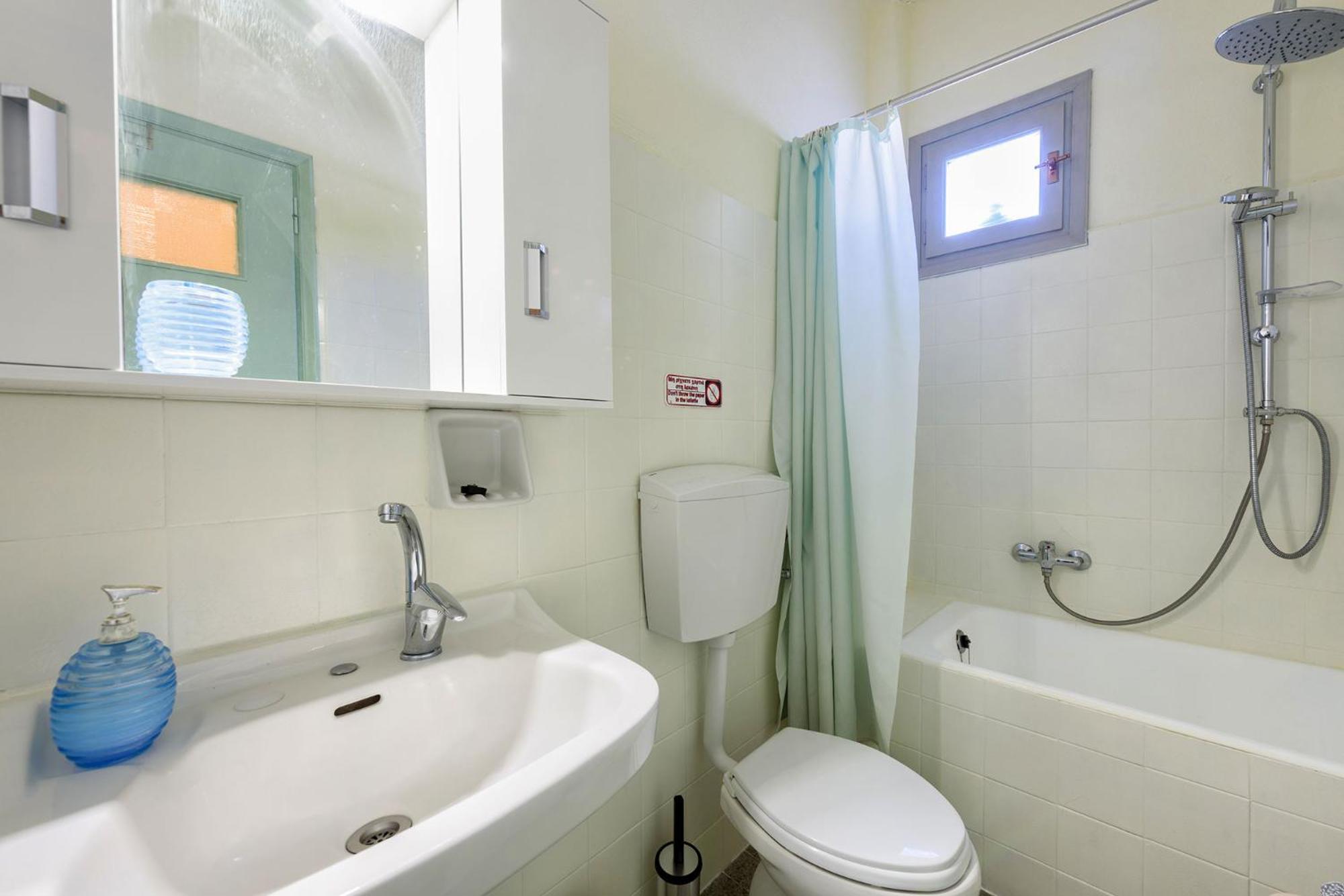 One-Bedroom Apartment (2 Adults) - Photo 2
