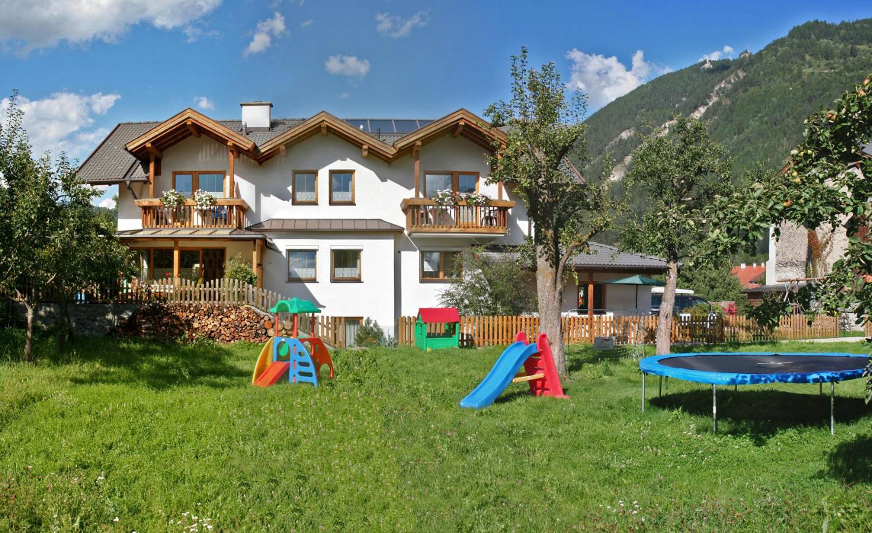 Apartment With Mountain View photo 3
