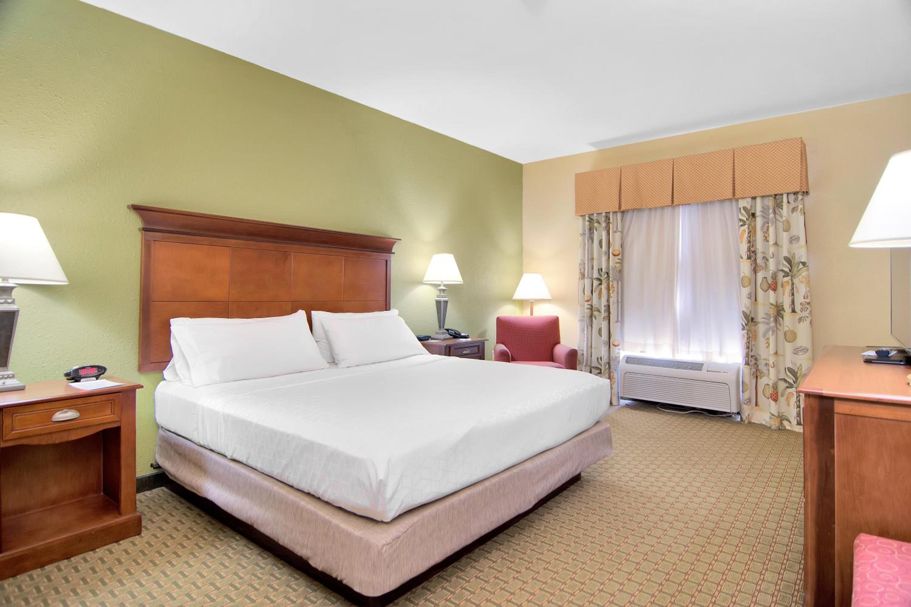 King Suite - Photo 3