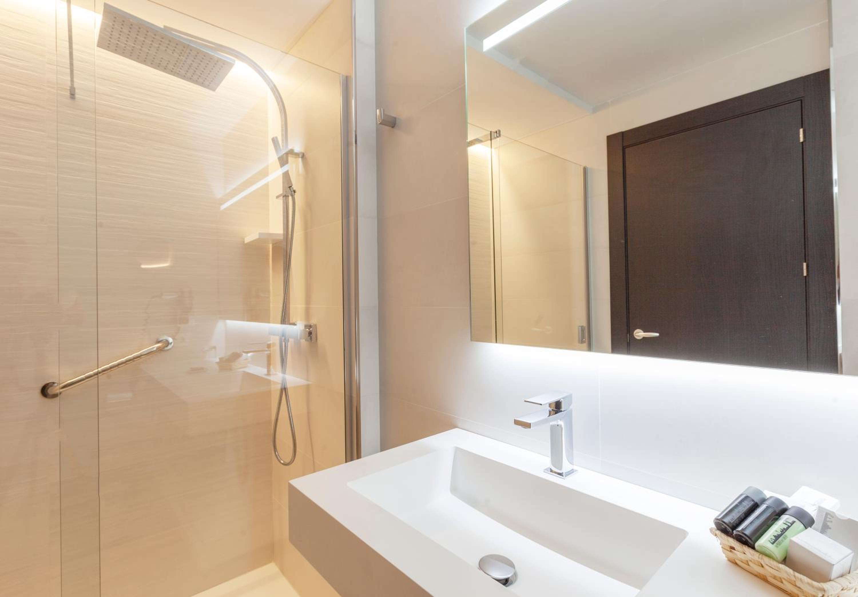 Economy Double or Twin Room (2 Adults + 1 Child)