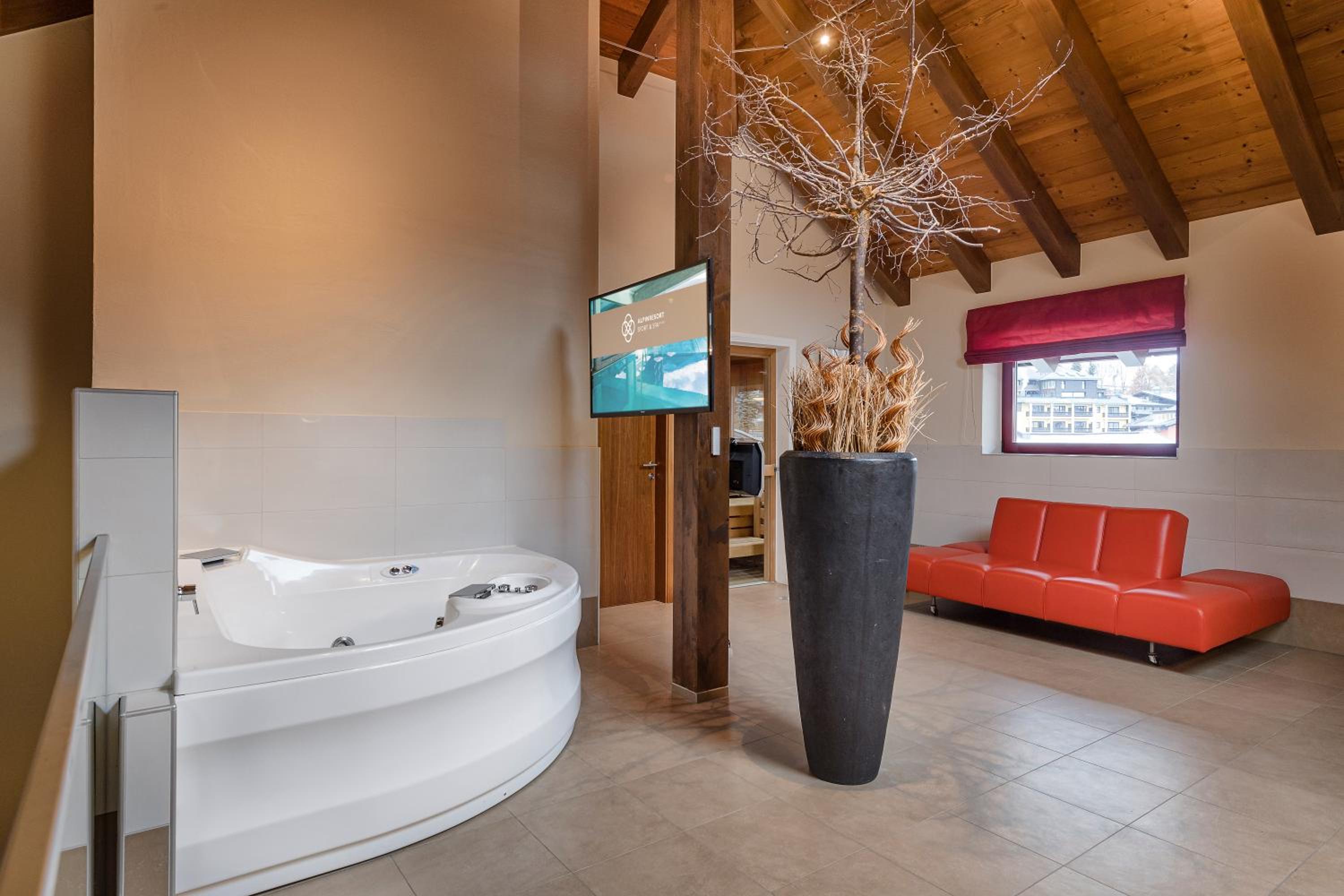 Tower Suite with Private Spa photo 3