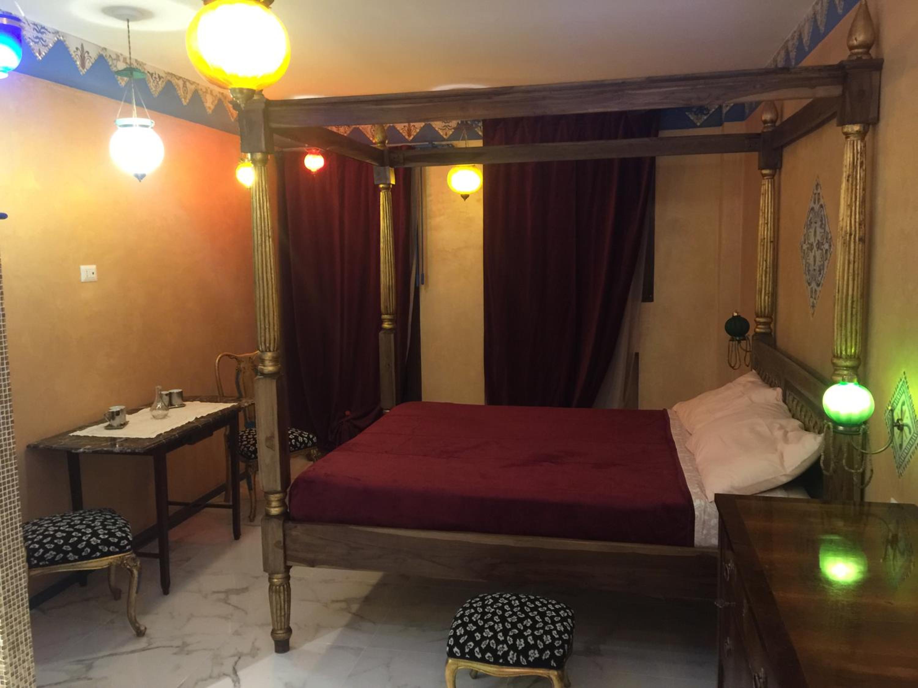 Suite - Photo 25