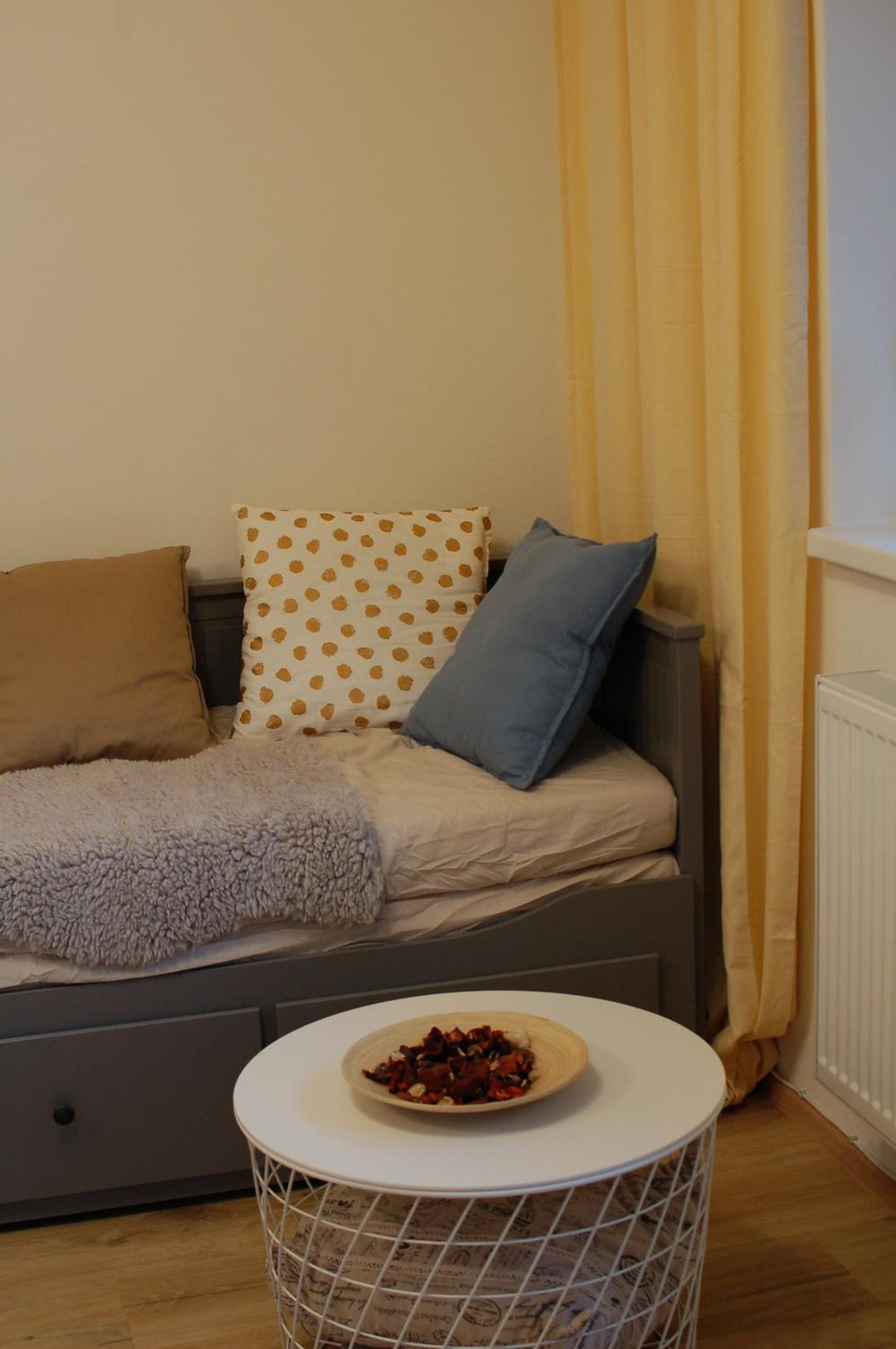 One-Bedroom Apartment photo 1