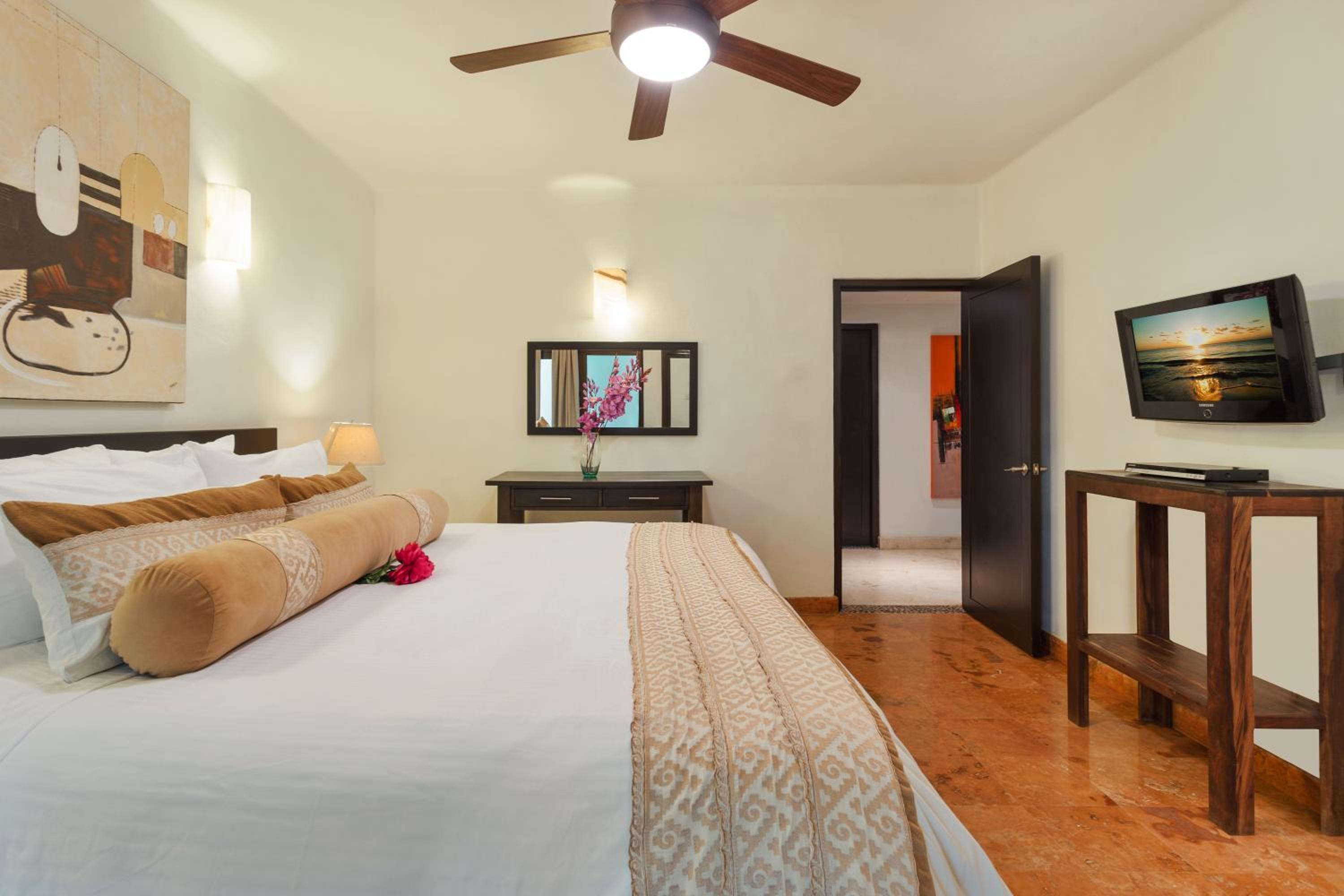 Two-Bedroom Suite photo 1