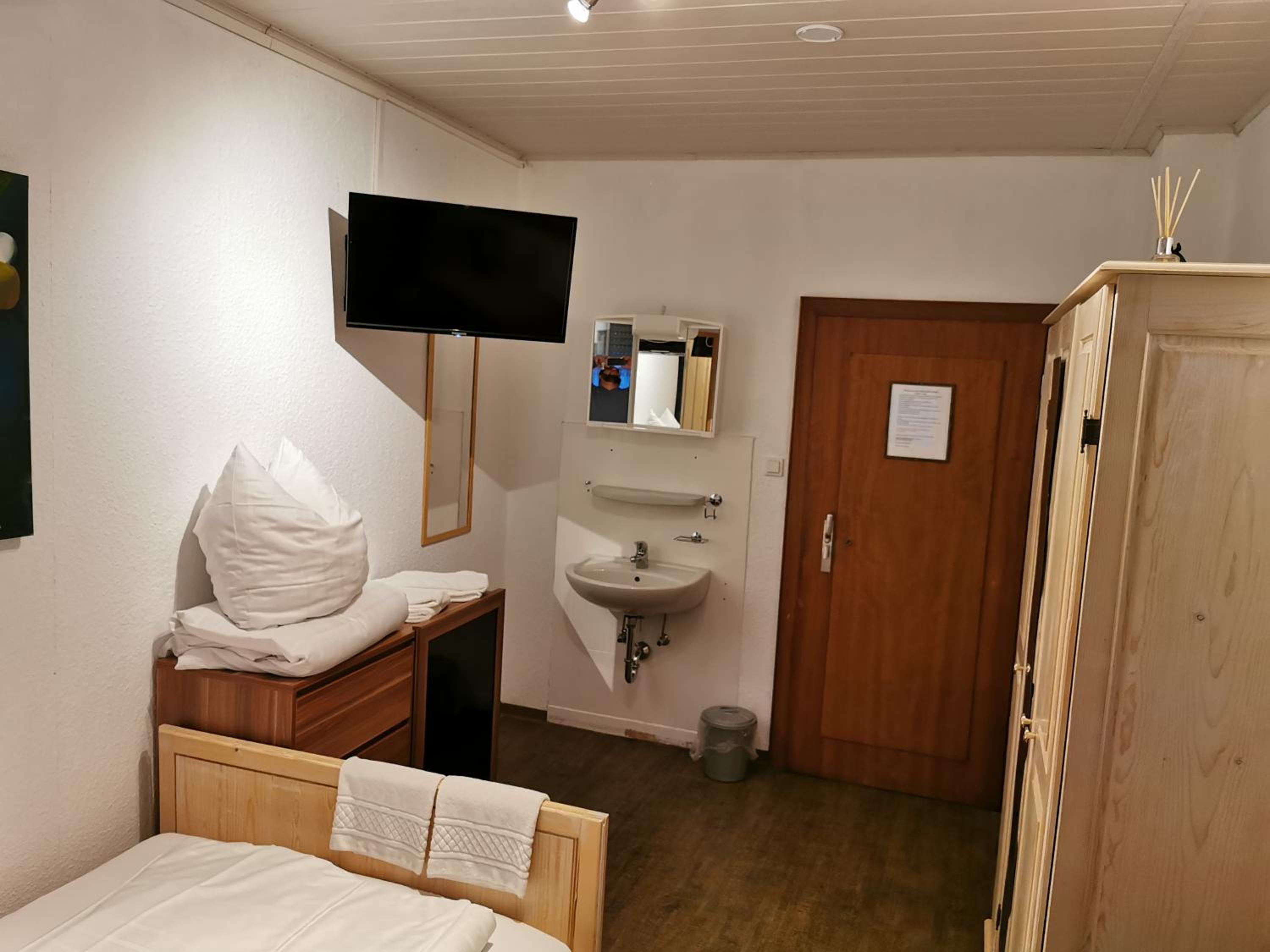 Double Room - Photo 21