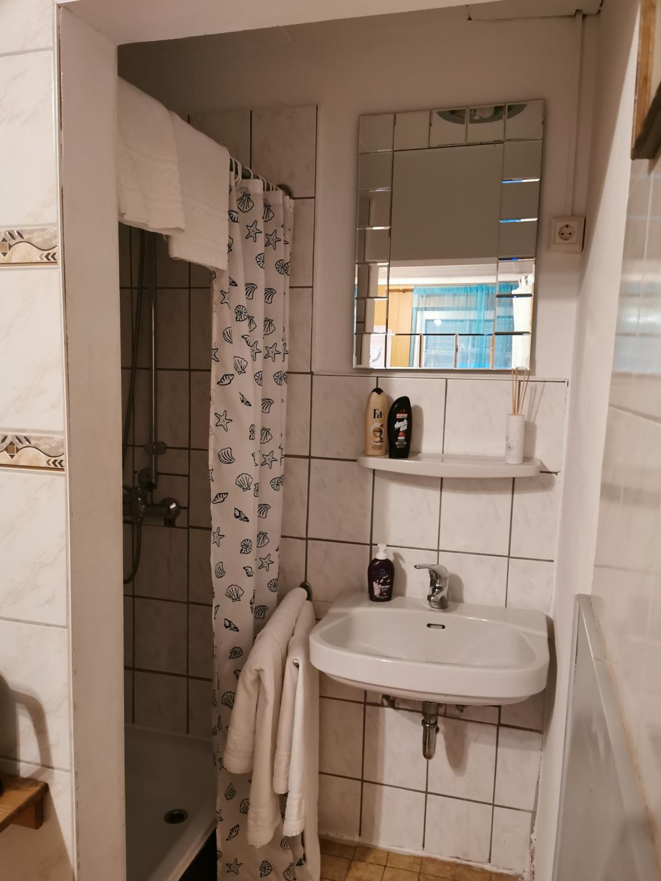 Double Room - Photo 28