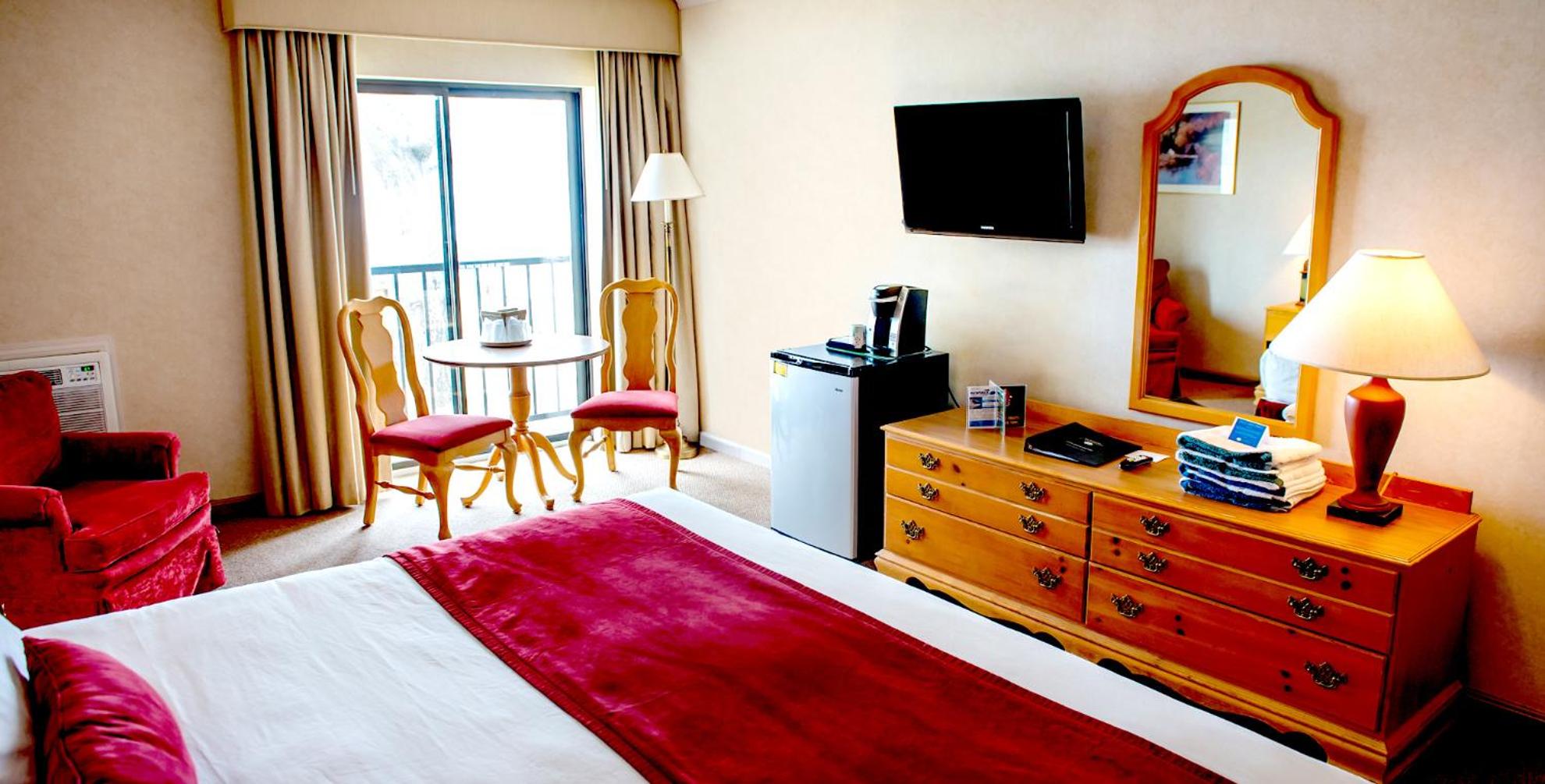 King Room with Lake View photo 1