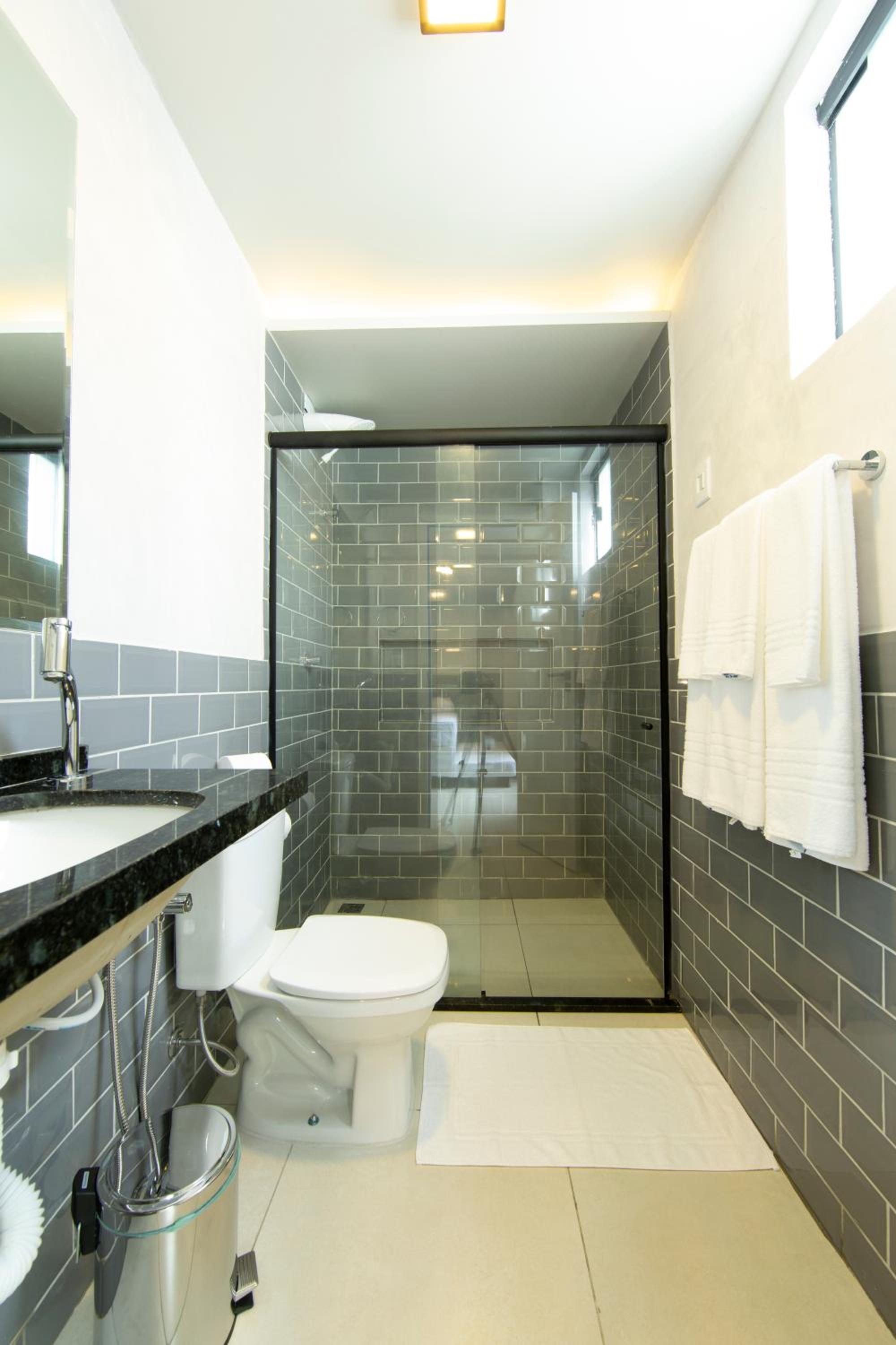 Standard Triple Room with Sea View - Photo 11