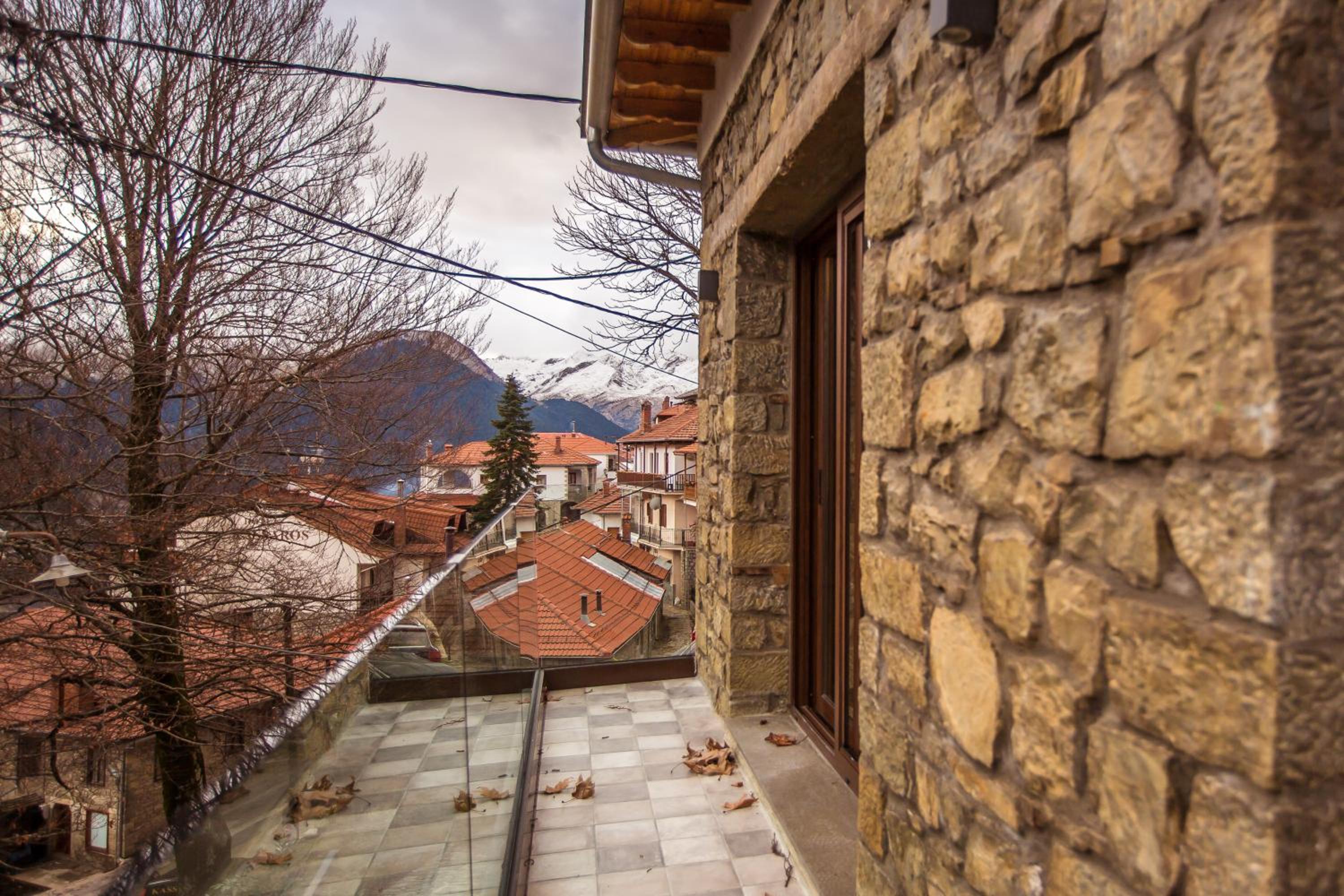 Apartment with Balcony photo 3