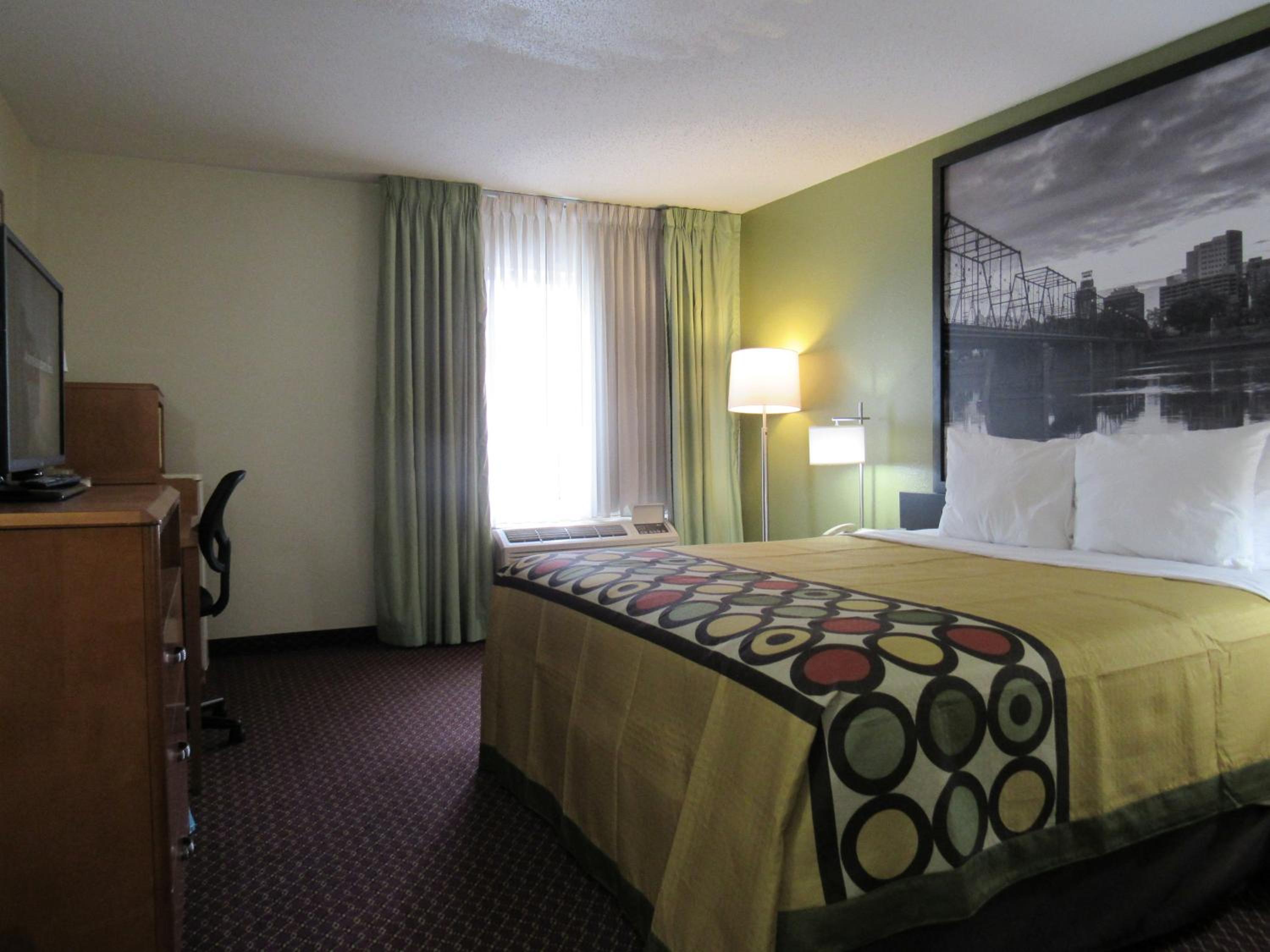 Super 8 by Wyndham New Cumberland, Photo 16