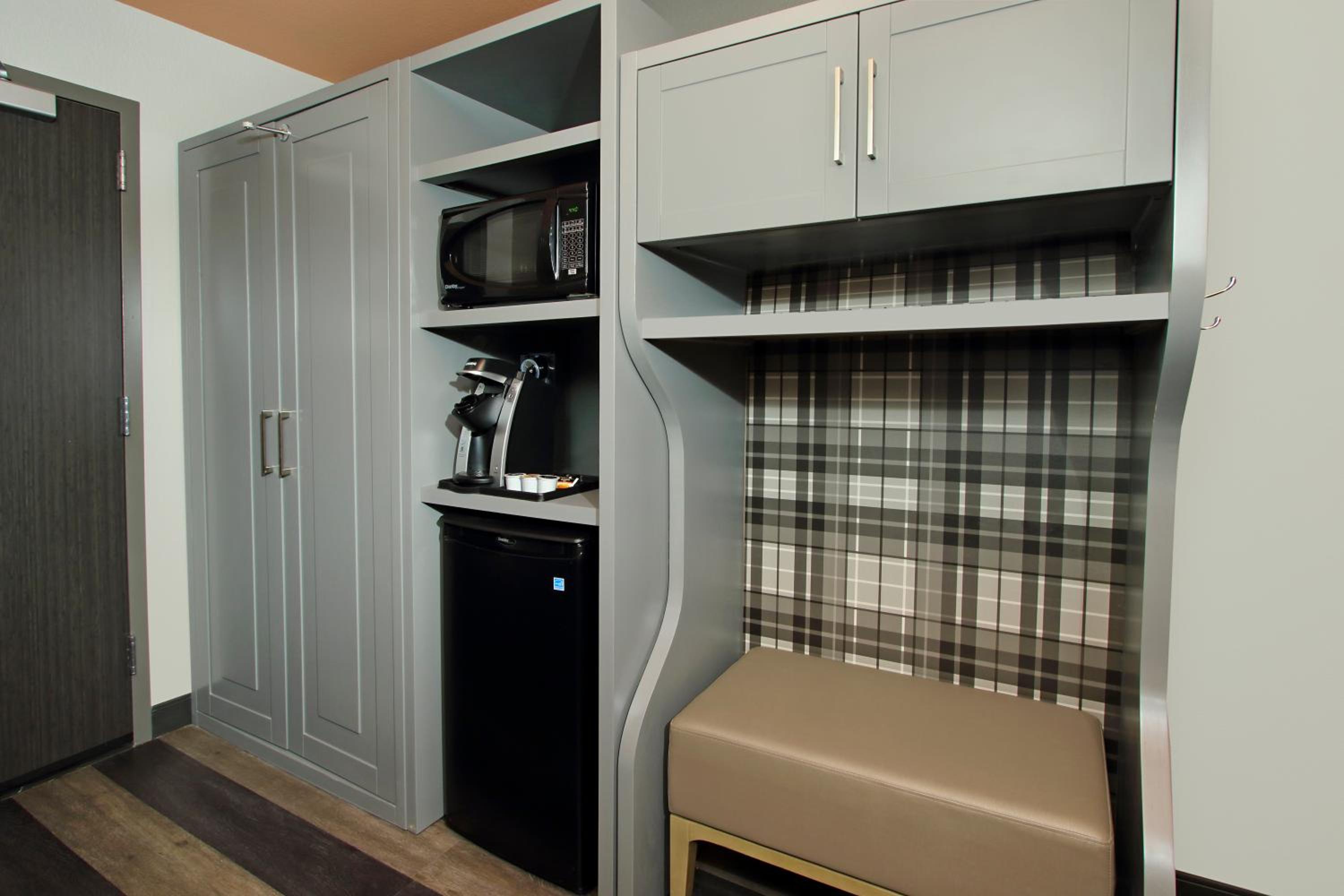 Standard King Room - Photo 2
