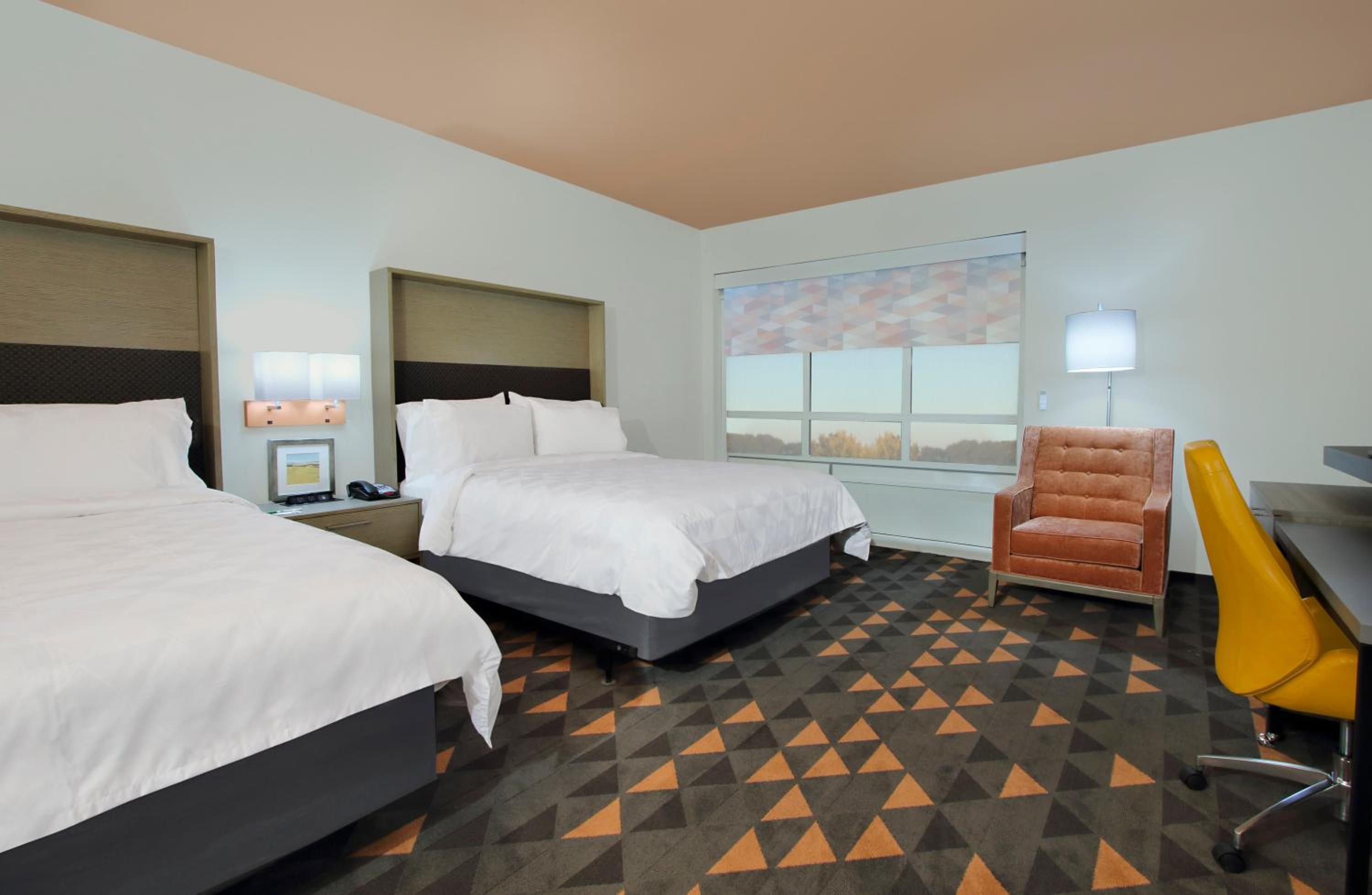 Standard Room with Two Queen Beds - Photo 1