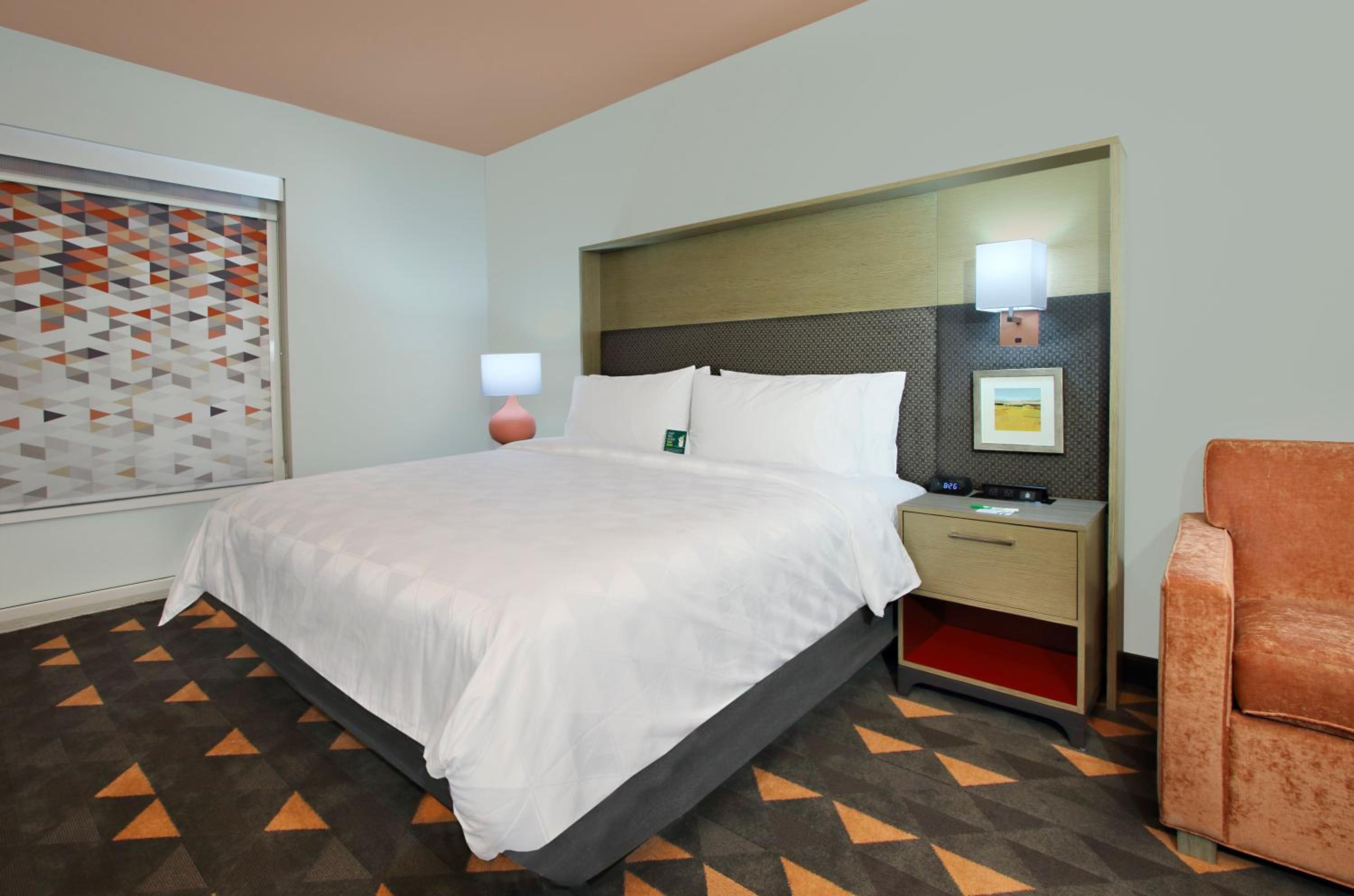 Standard King Room - Photo 3