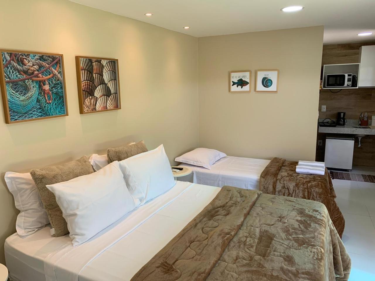 Deluxe Queen Suite - Photo 23