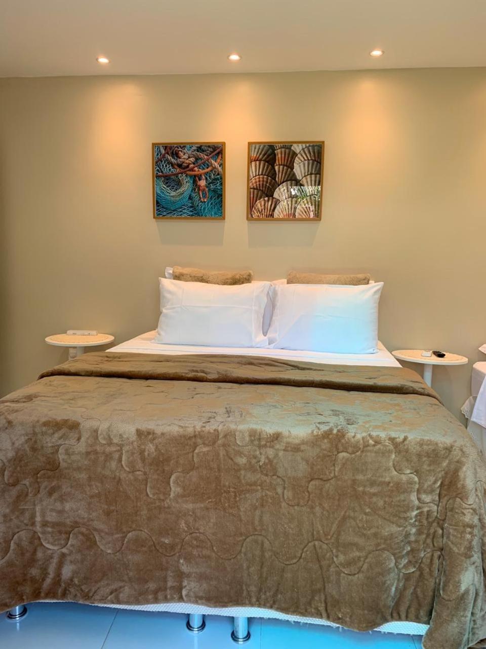 Deluxe Queen Suite - Photo 42