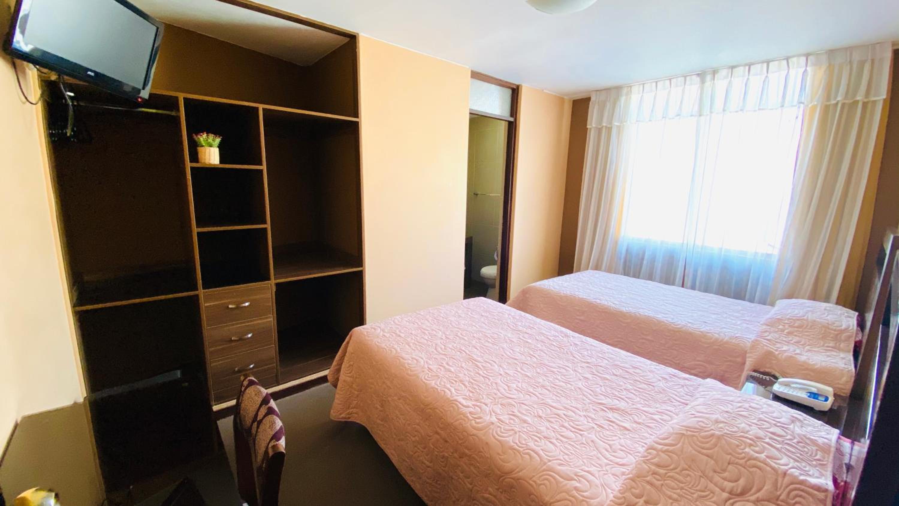 Twin Room - Photo 3