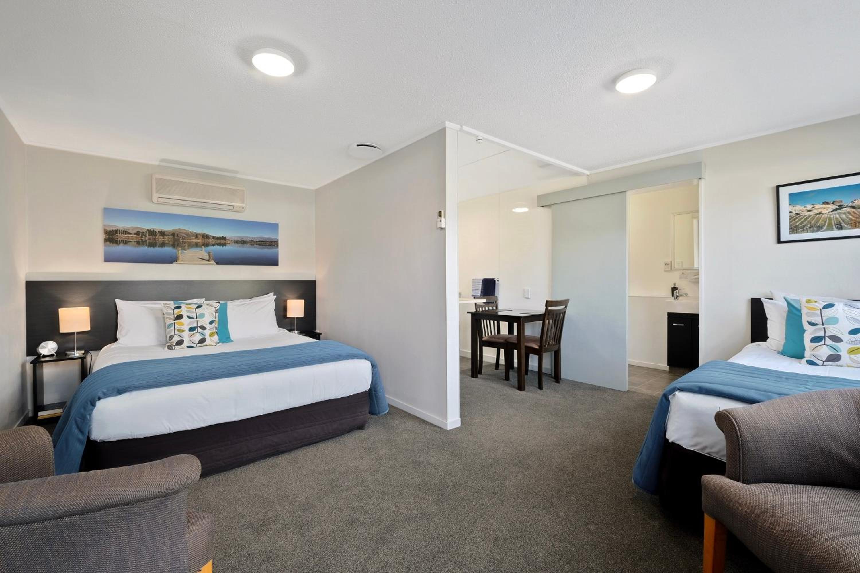 Queen Room photo 1