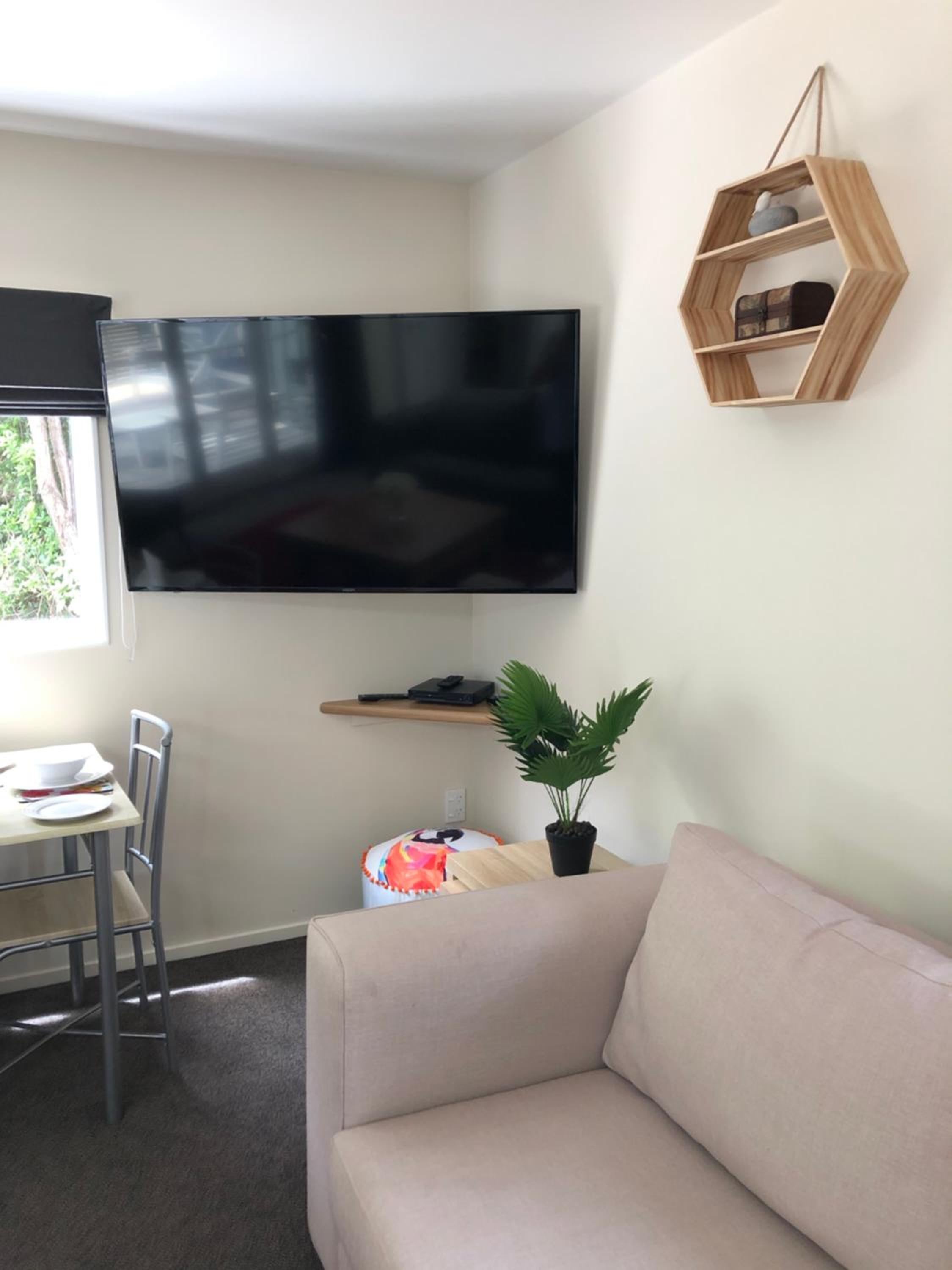 Two-Bedroom House - Photo 12