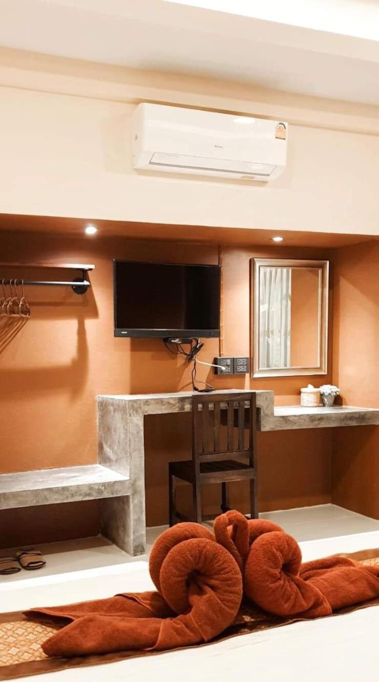 Family Room with Terrace photo 3