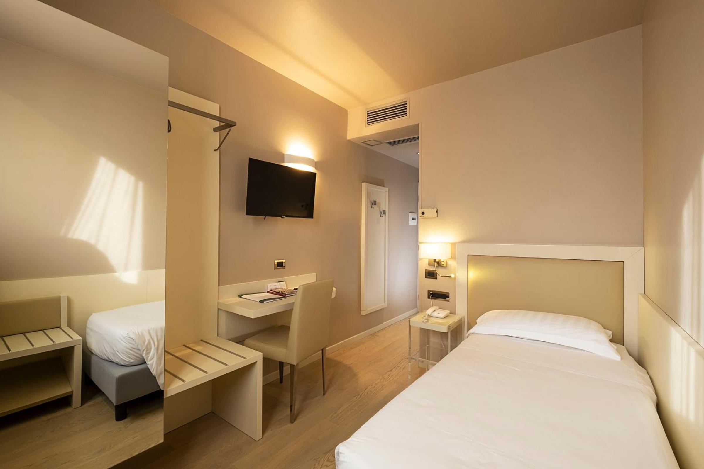 Single Room photo 3
