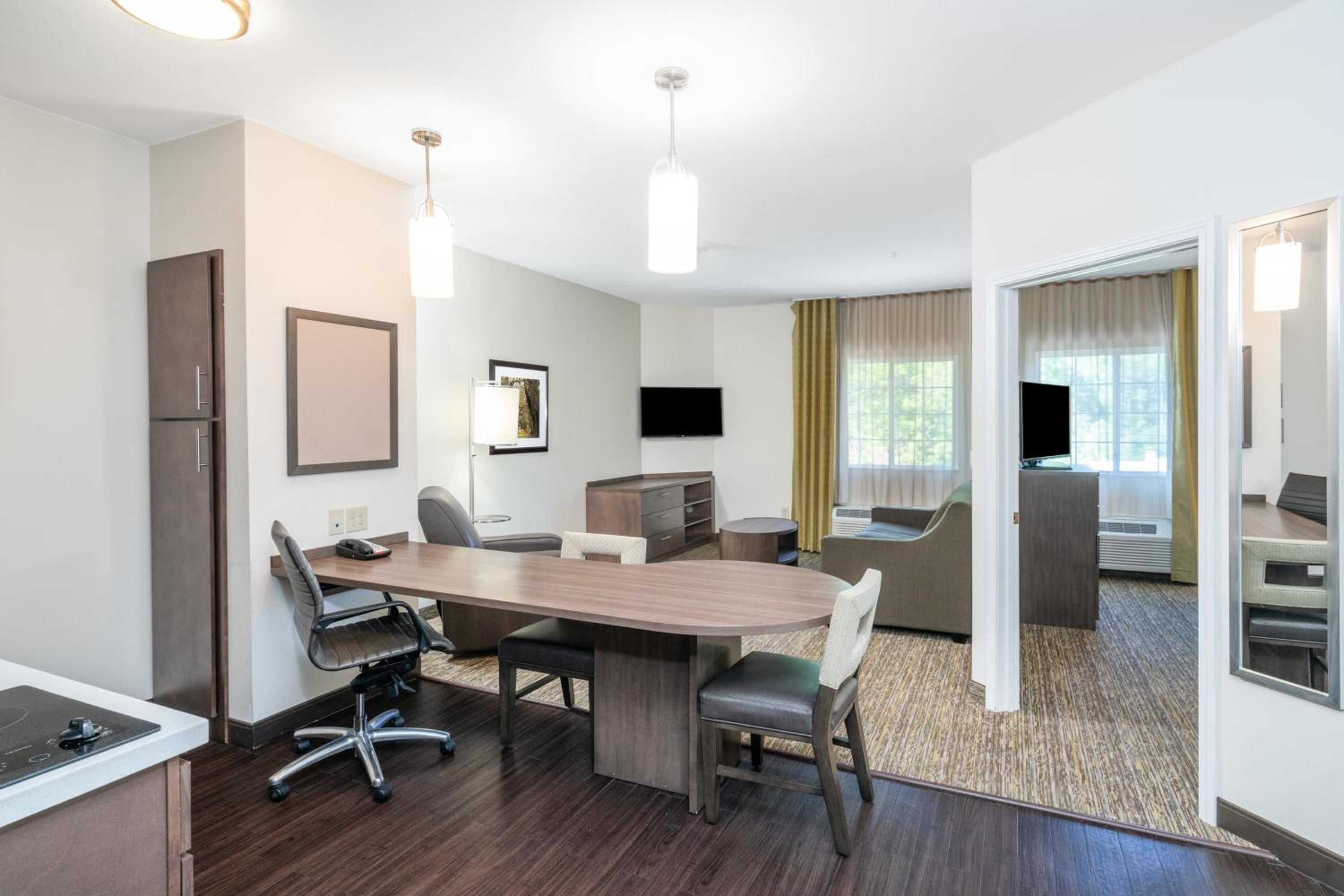 One-Bedroom King Suite - Disability Access Hearing Accessible photo 2