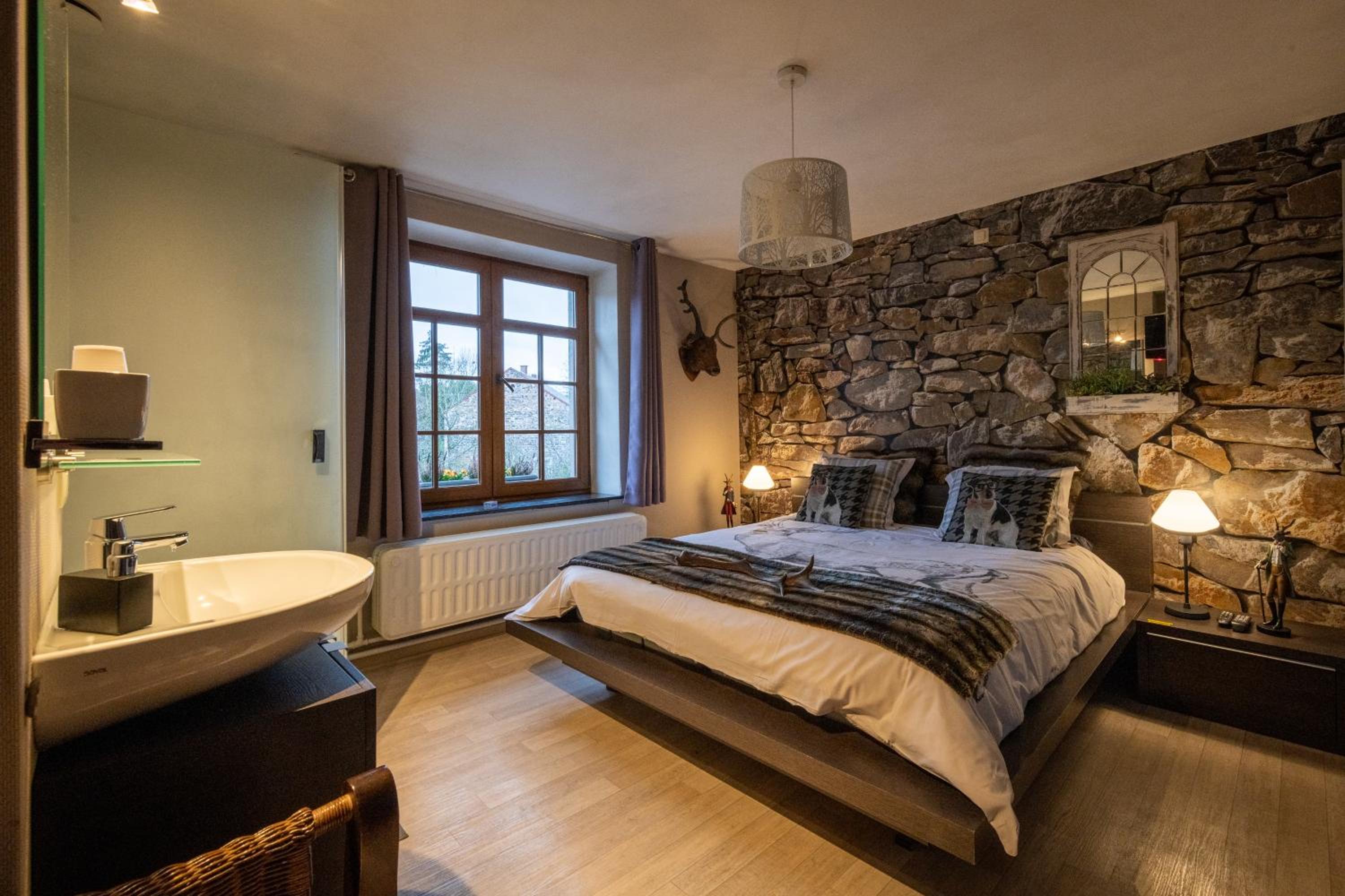 Deluxe Double Room with Shower photo 1