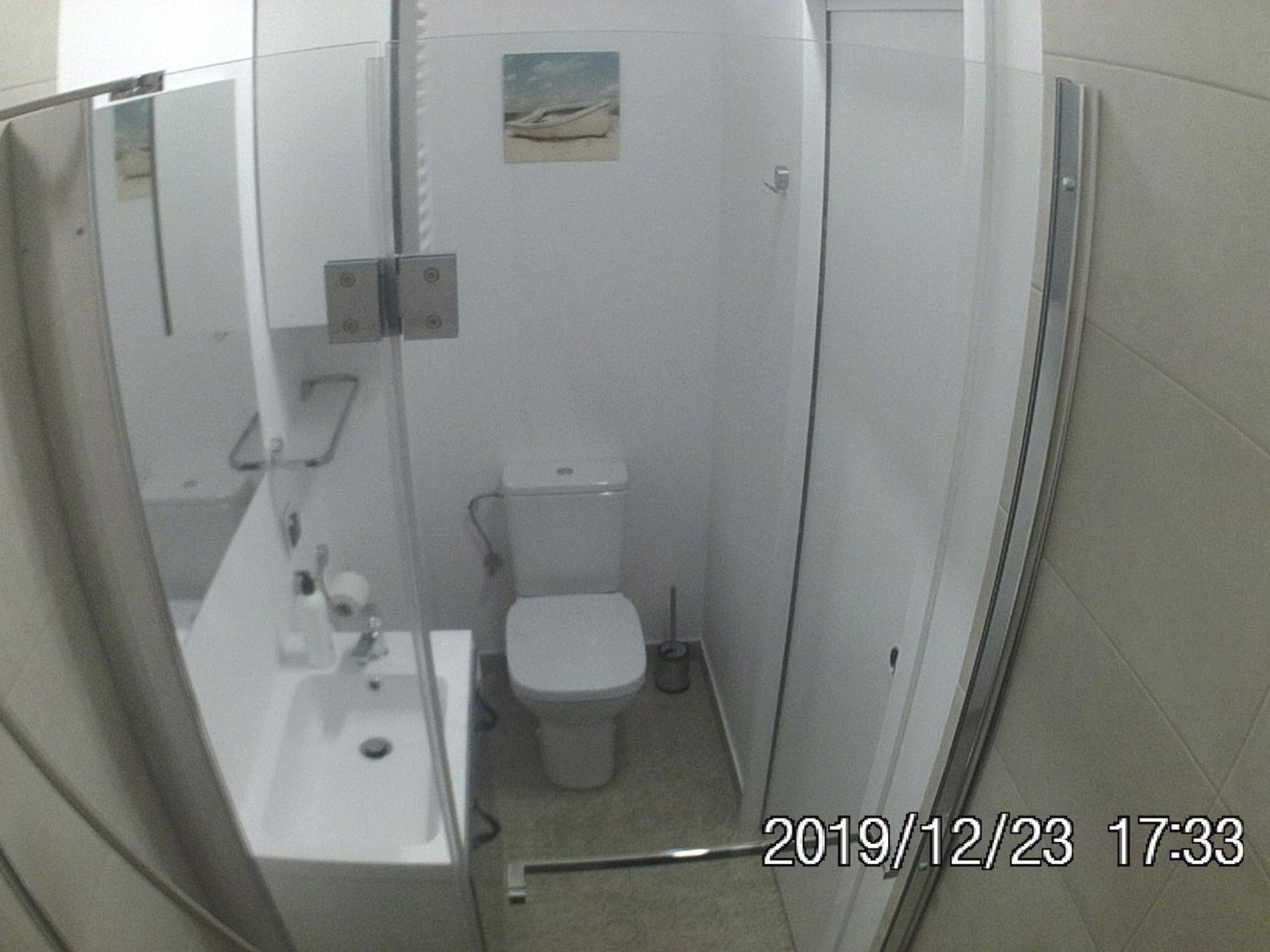 Double Room with Private Bathroom - Photo 2