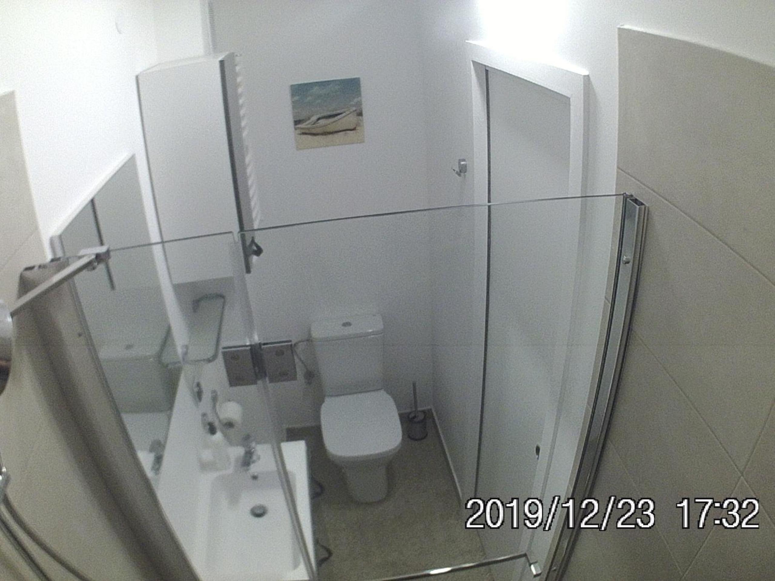 Double Room with Private Bathroom - Photo 4