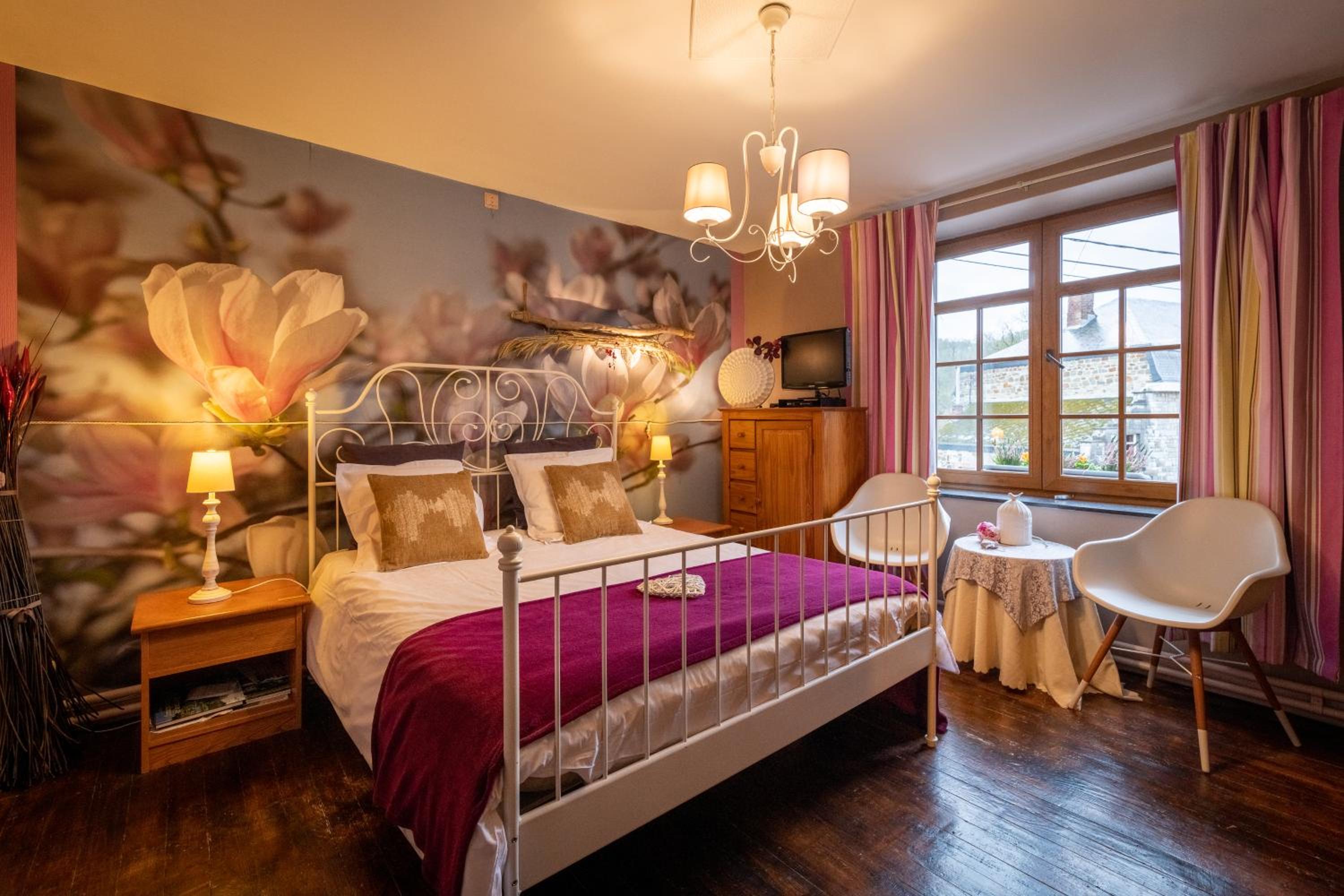 Queen Room photo 1