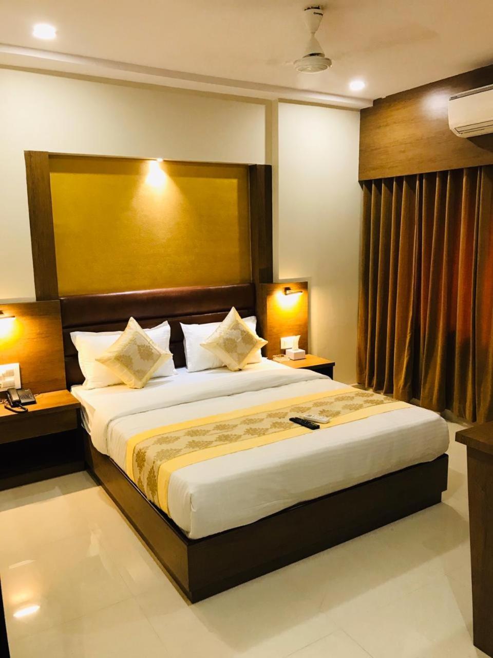 Deluxe Room - Photo 24