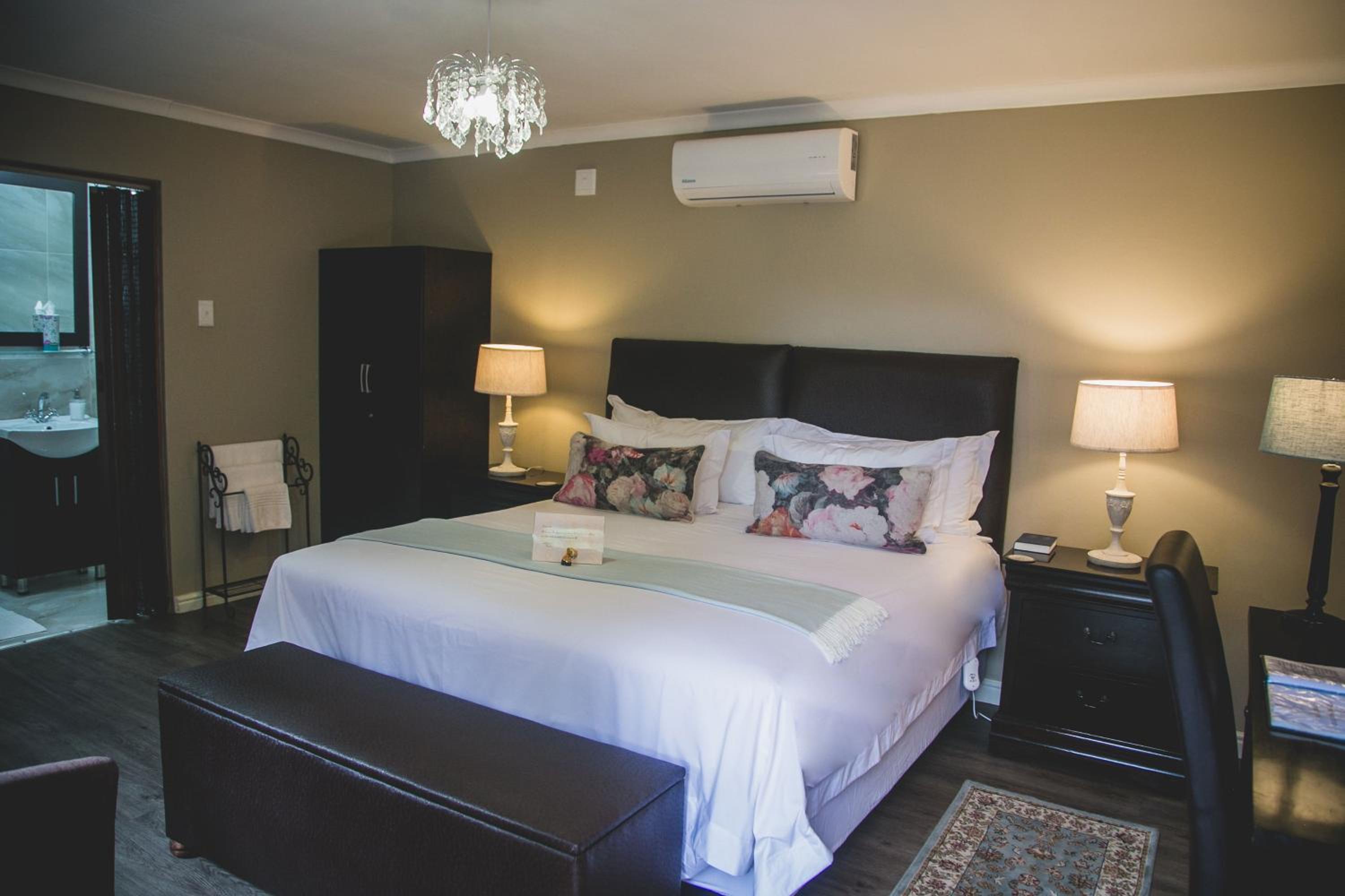  Double Room - Photo 1
