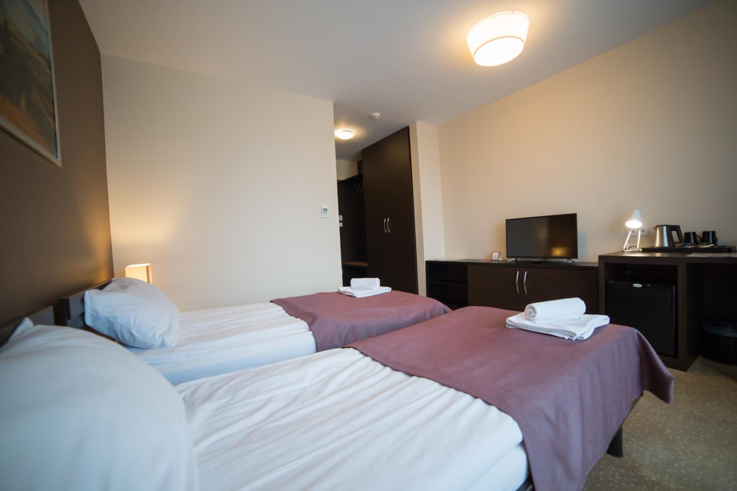 Twin Room - Photo 2
