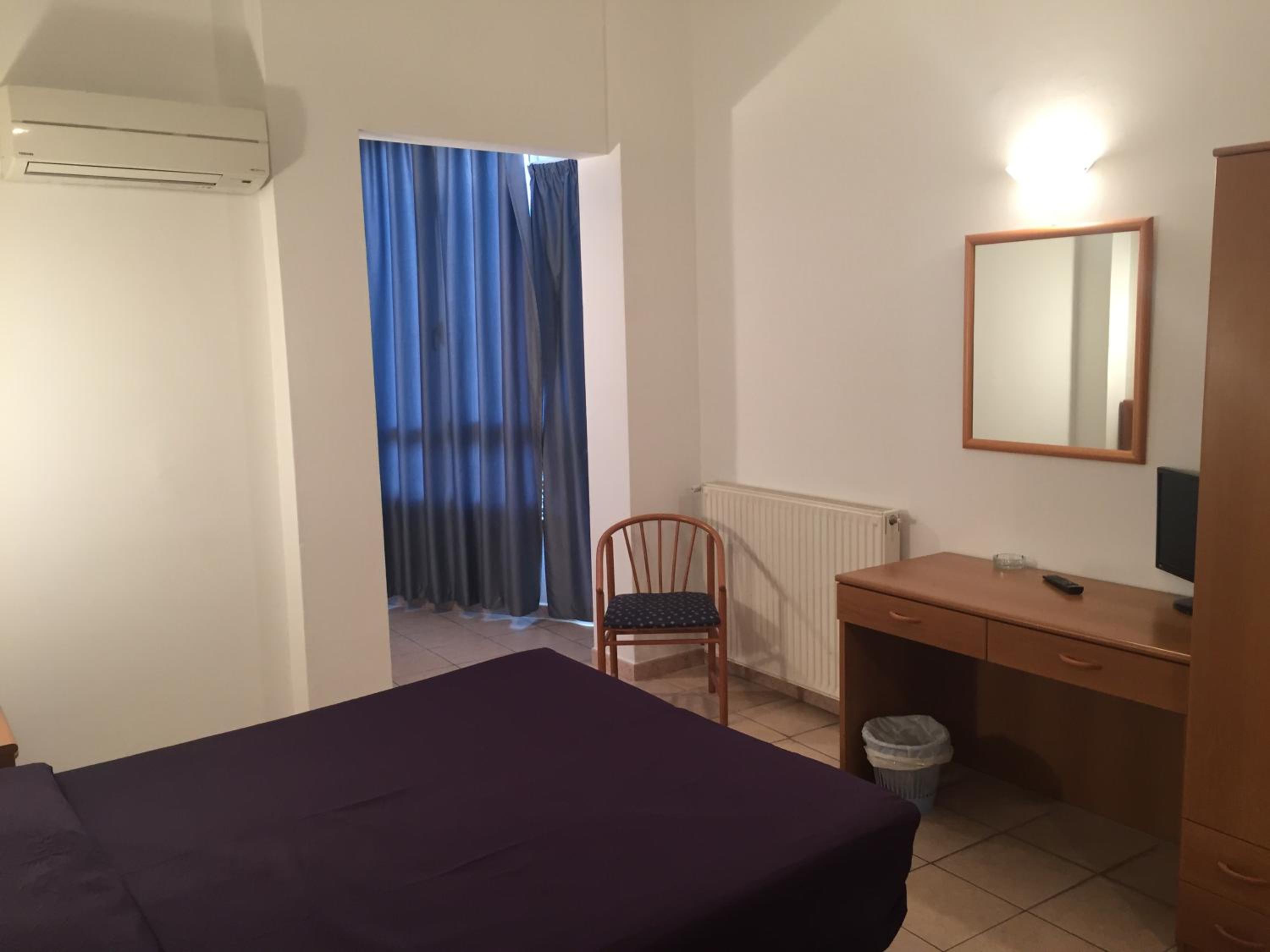 Double Room - Photo 2