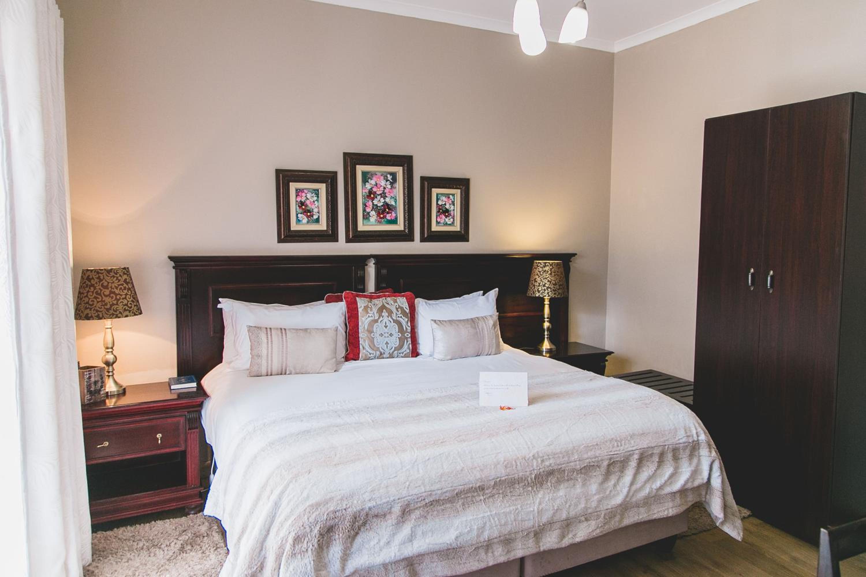 Twin/Double Room - Photo 5