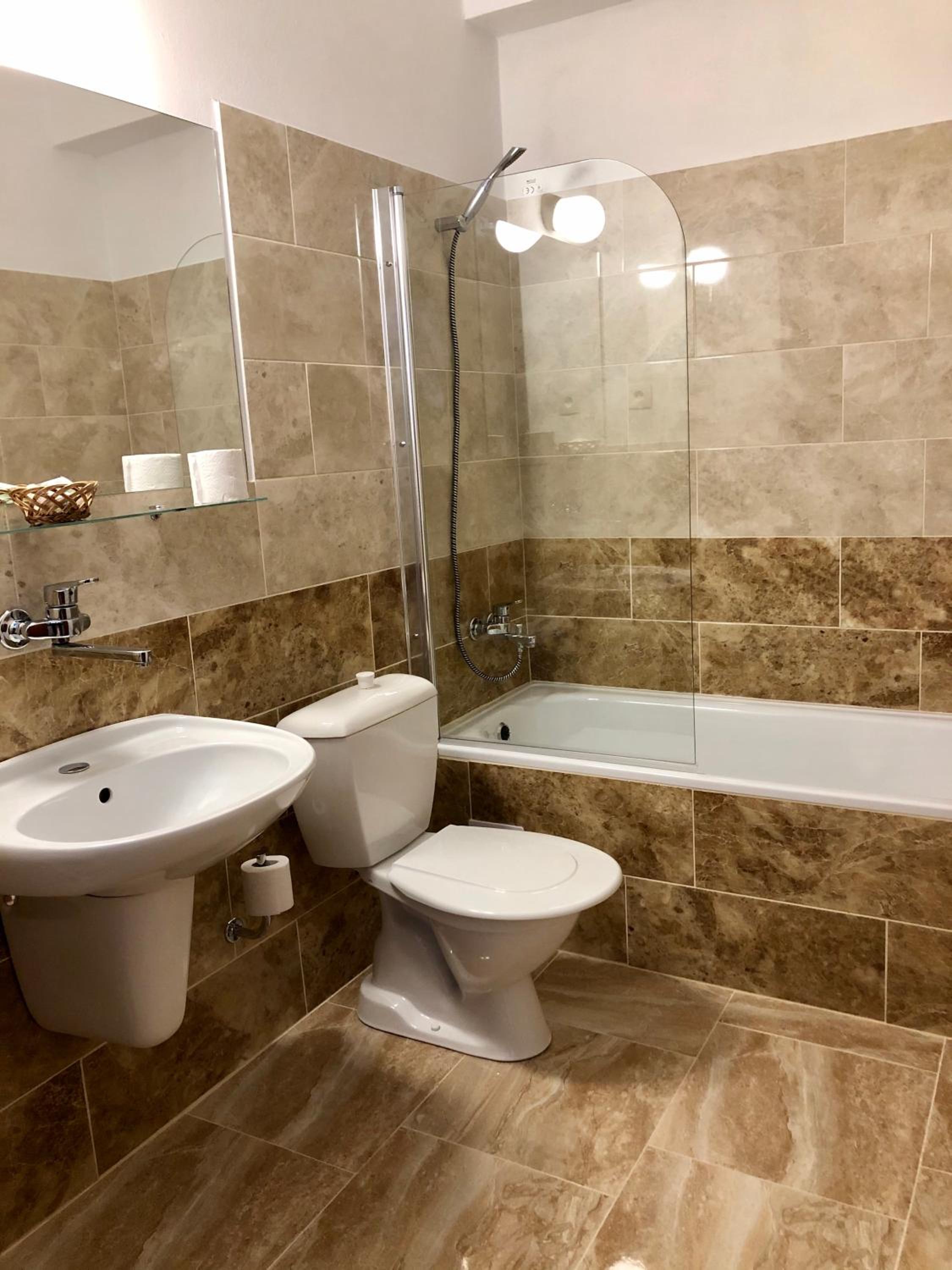Classic Double Room - Photo 5