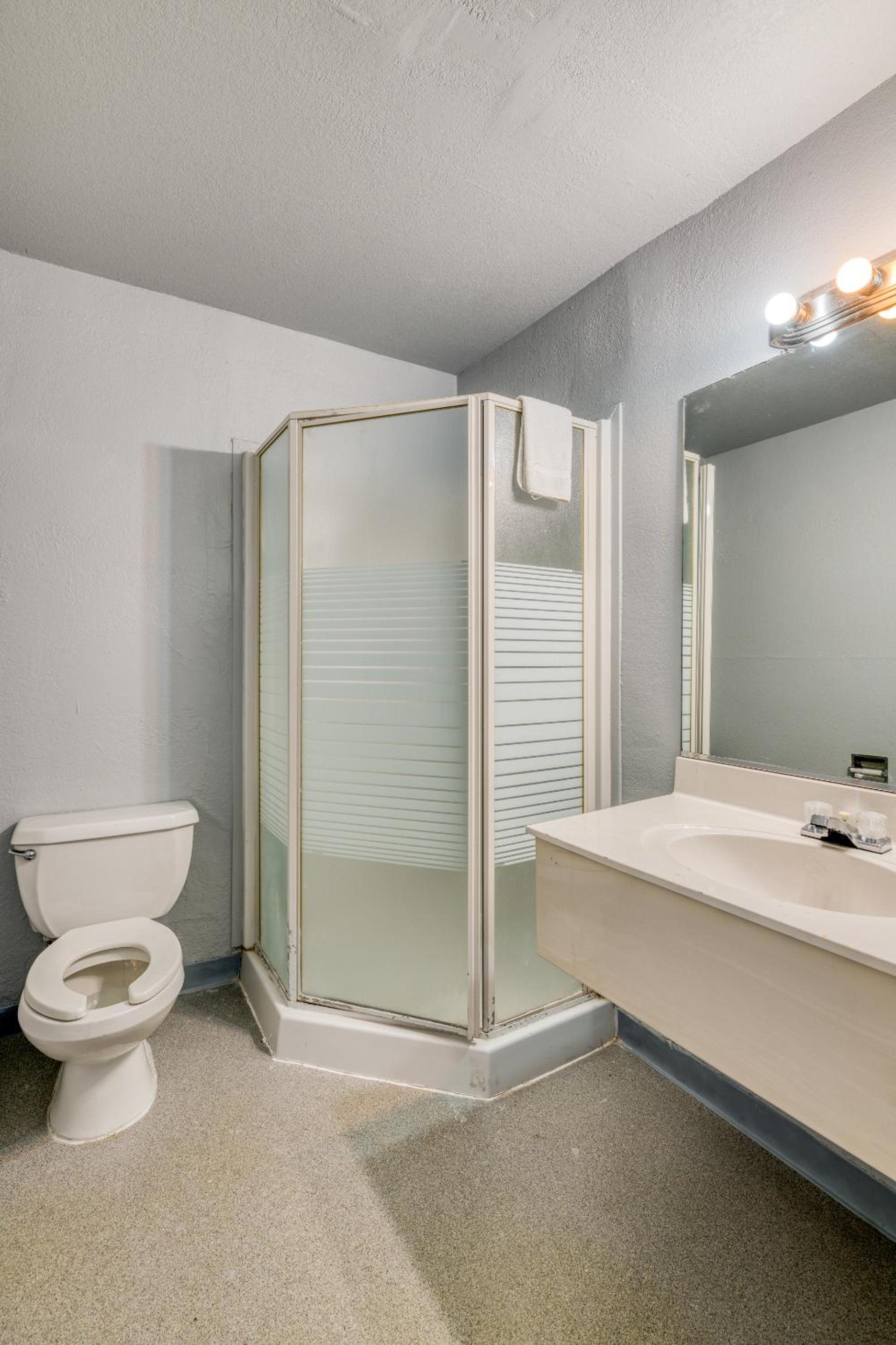 Double Room - Photo 14