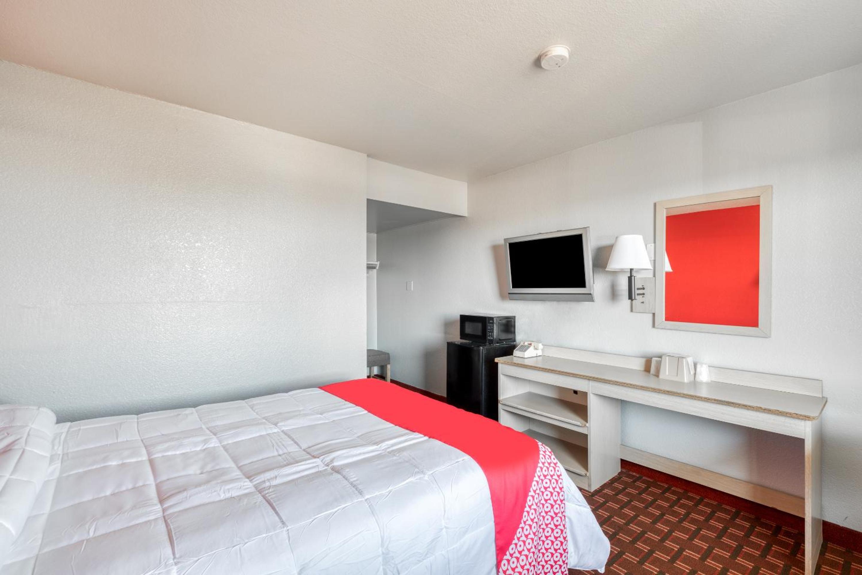 Double Room - Photo 12