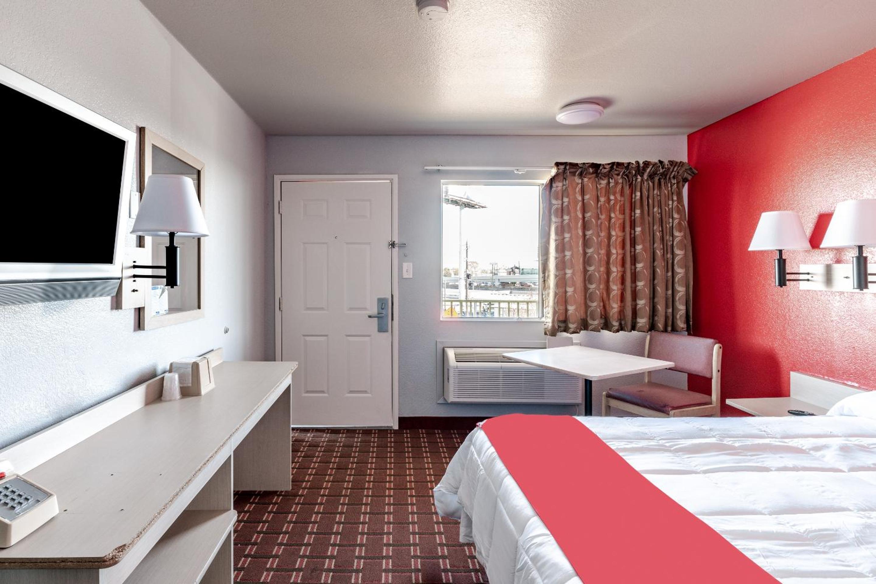 Double Room - Photo 11