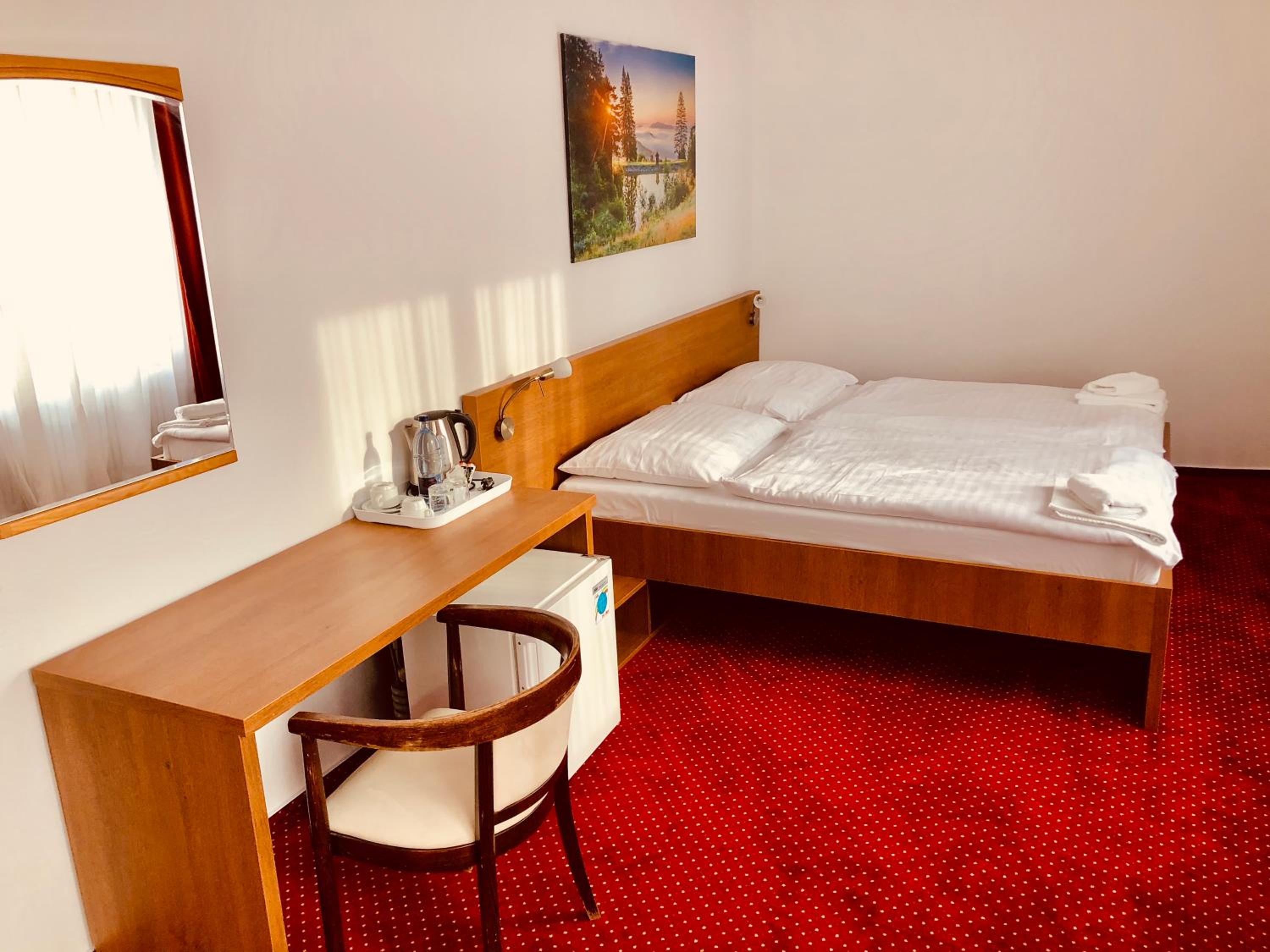 Standard Double Room with 2 Extra Beds - Photo 15