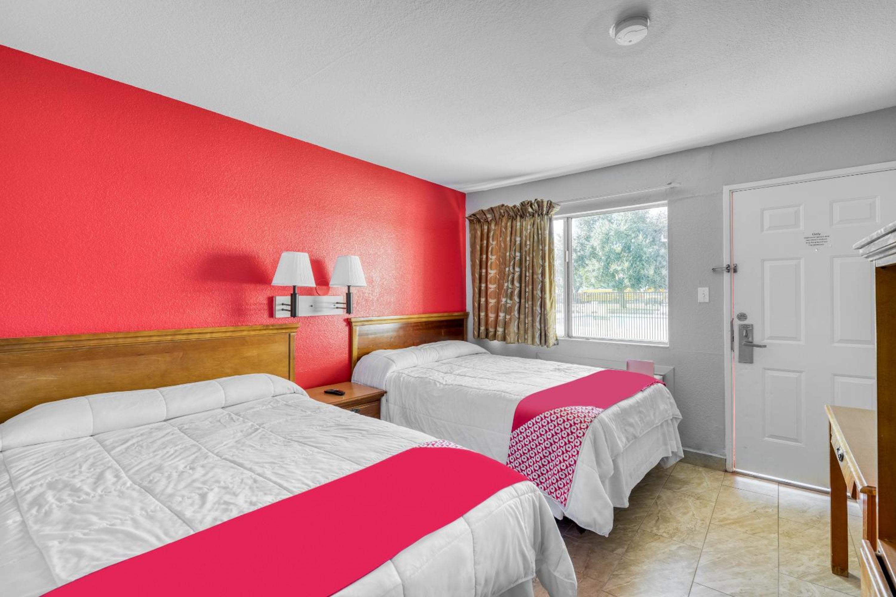 Double Room with Two Double Beds - Photo 1