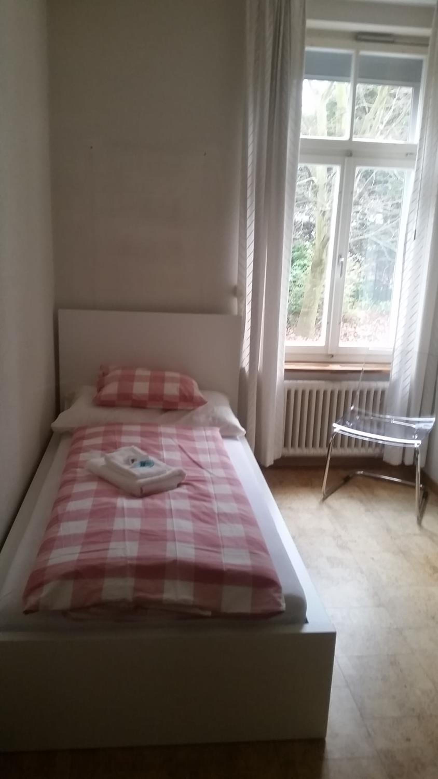 Single Room with Bathroom photo 1