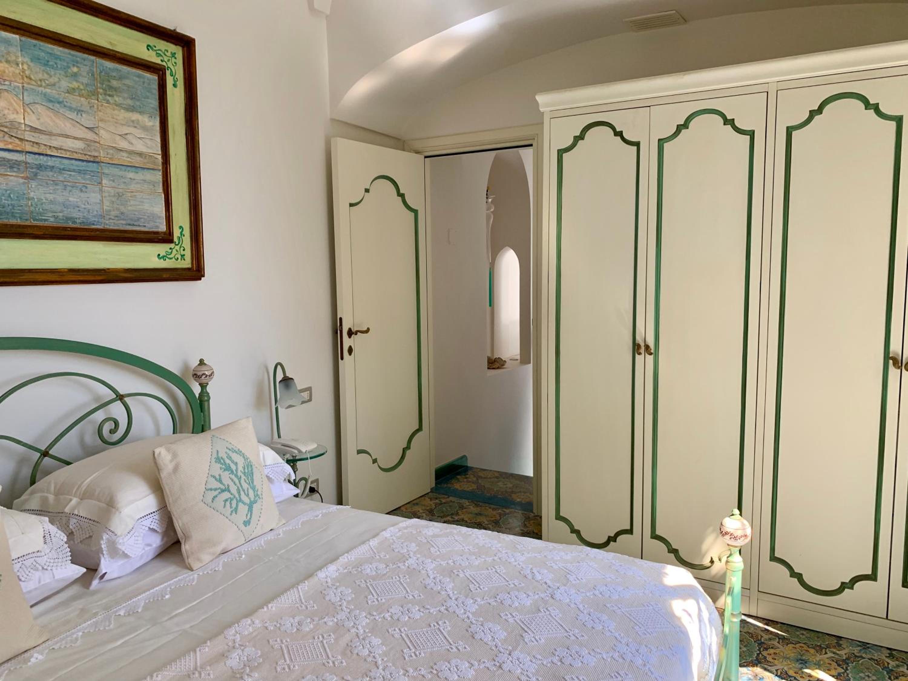 Deluxe Double Room with Sea View - Photo 3