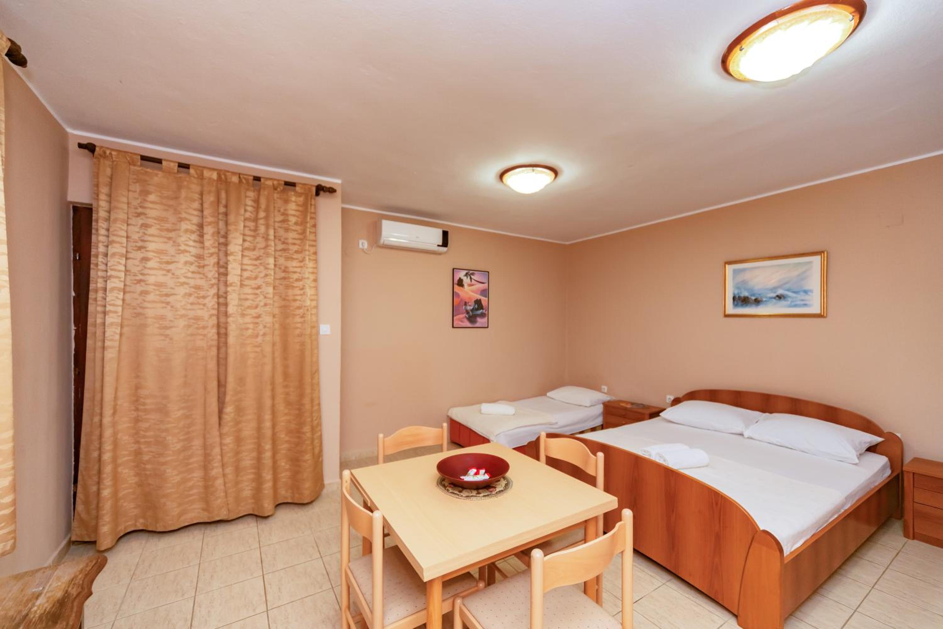 Studio Apartment photo 2
