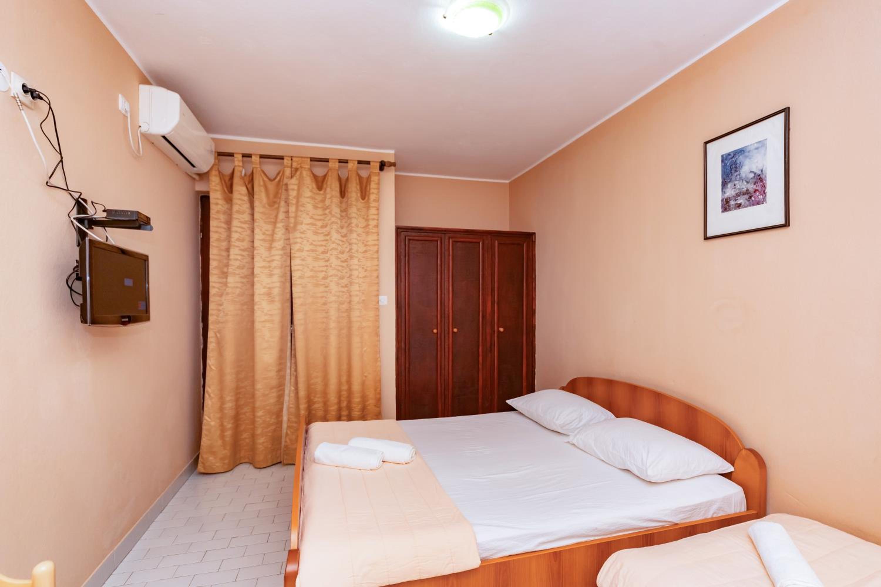 Studio Apartment photo 3