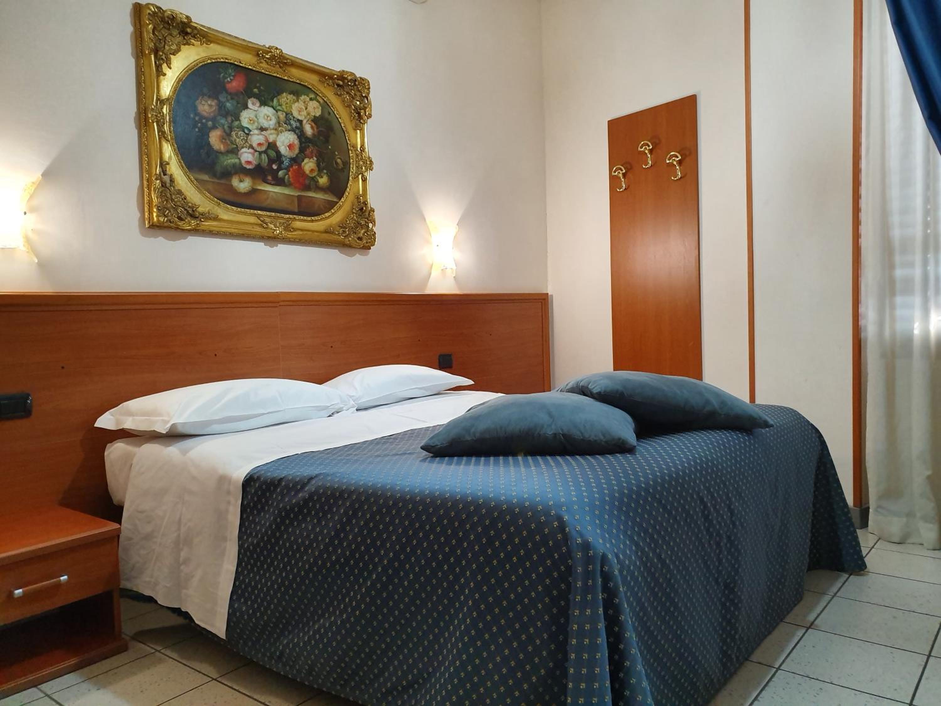 Standard Double Room - Photo 1