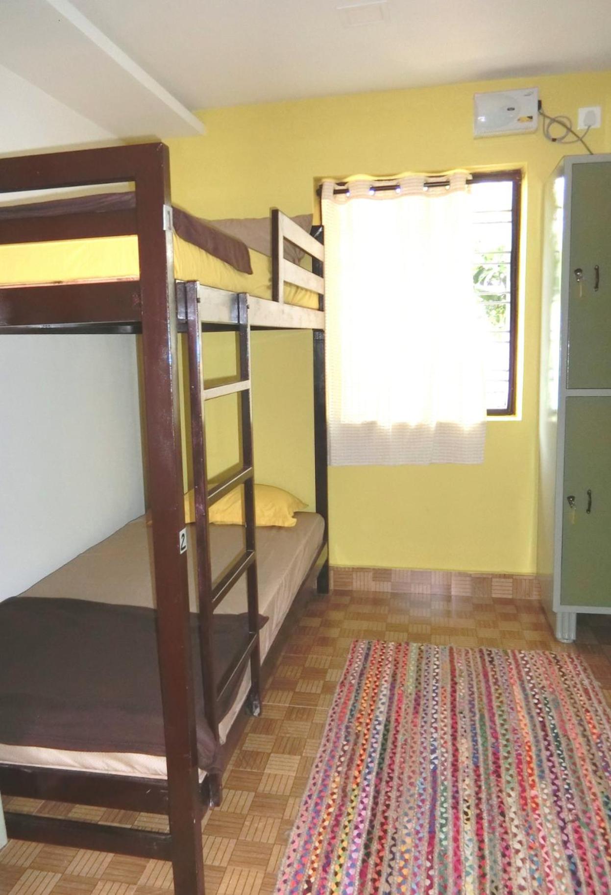 Quadruple Room with Private Bathroom photo 1